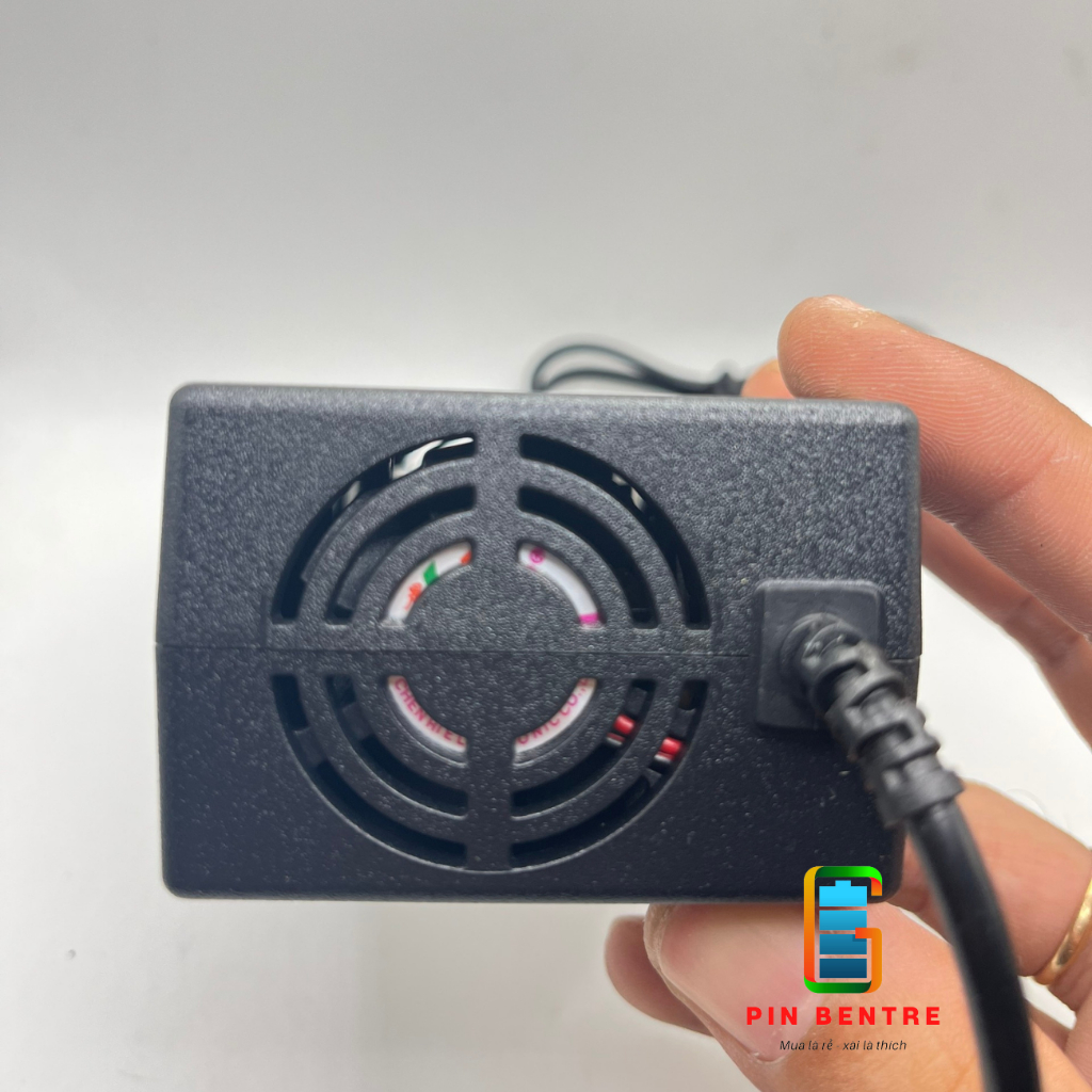 Sạc 7S Pin Li-ion 29.4V - 3A/5A có quạt tản nhiệt và đèn báo pin đầy
