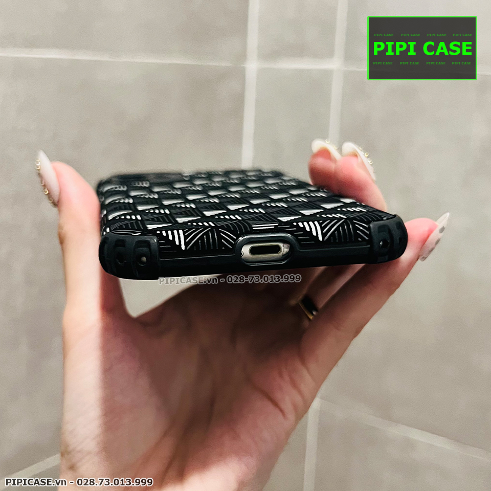 Ốp Lưng iPhone 11 - Captain - Đen