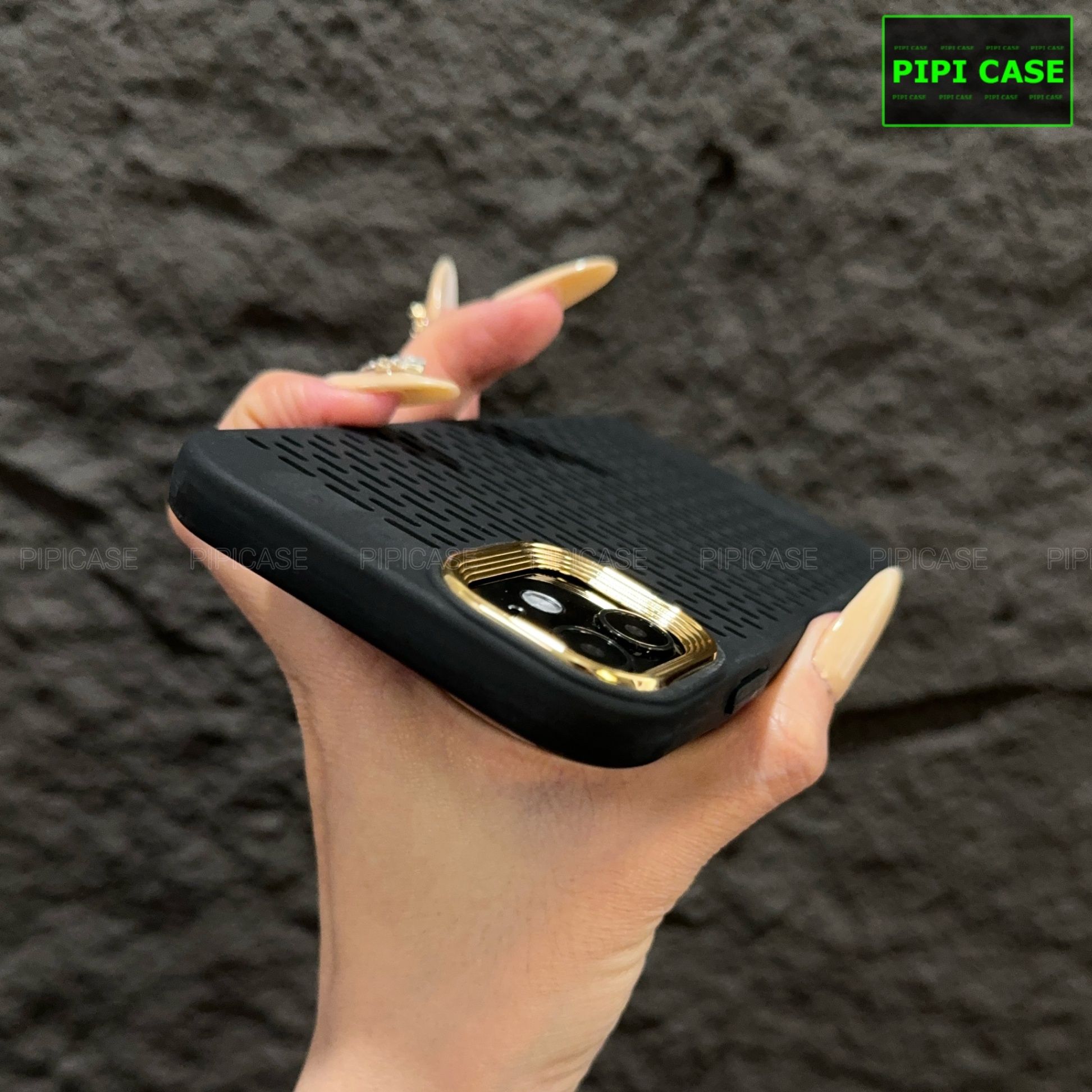 Ốp Lưng iPhone 12 - Chup - Đen