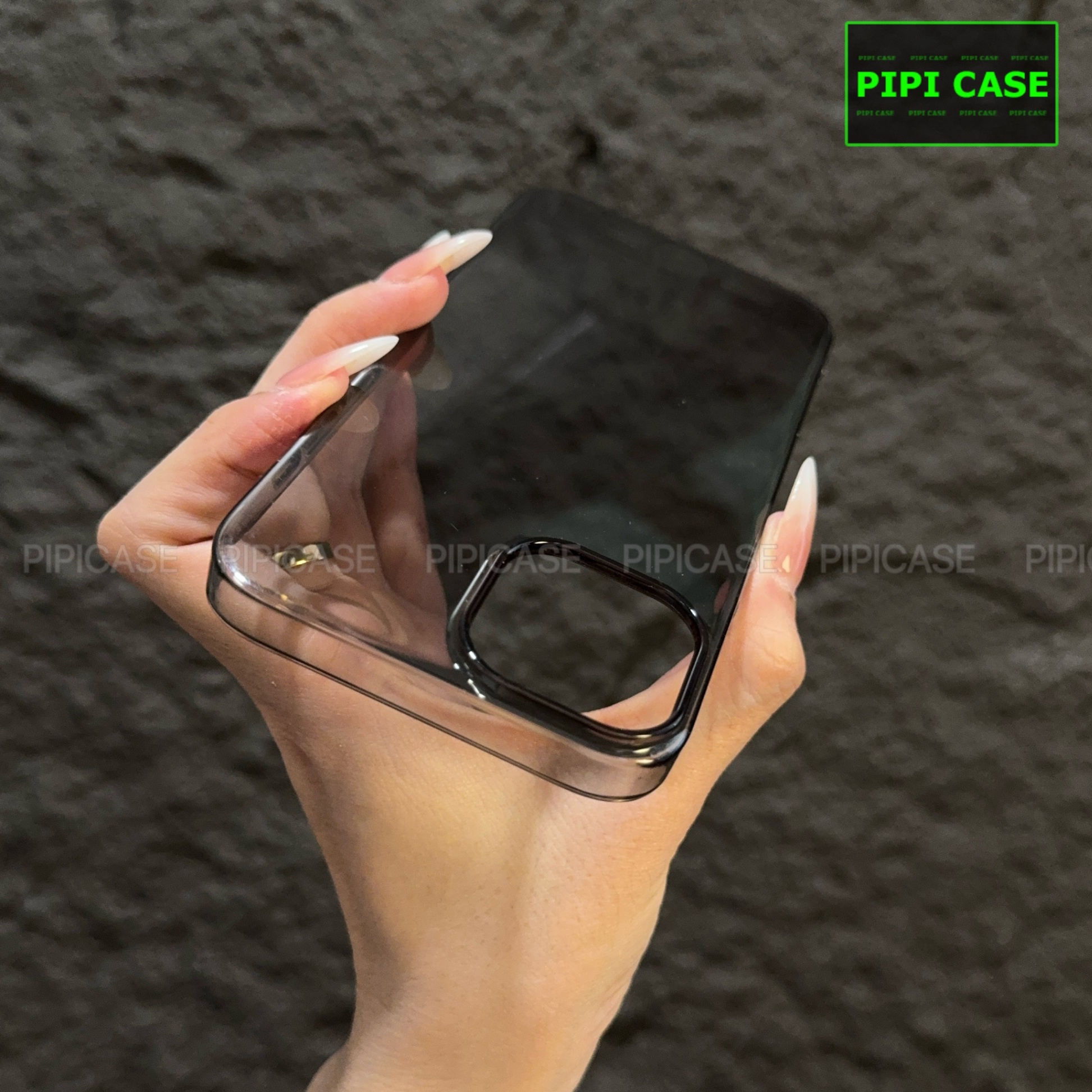 Ốp Lưng iPhone 13 - Vic - Đen