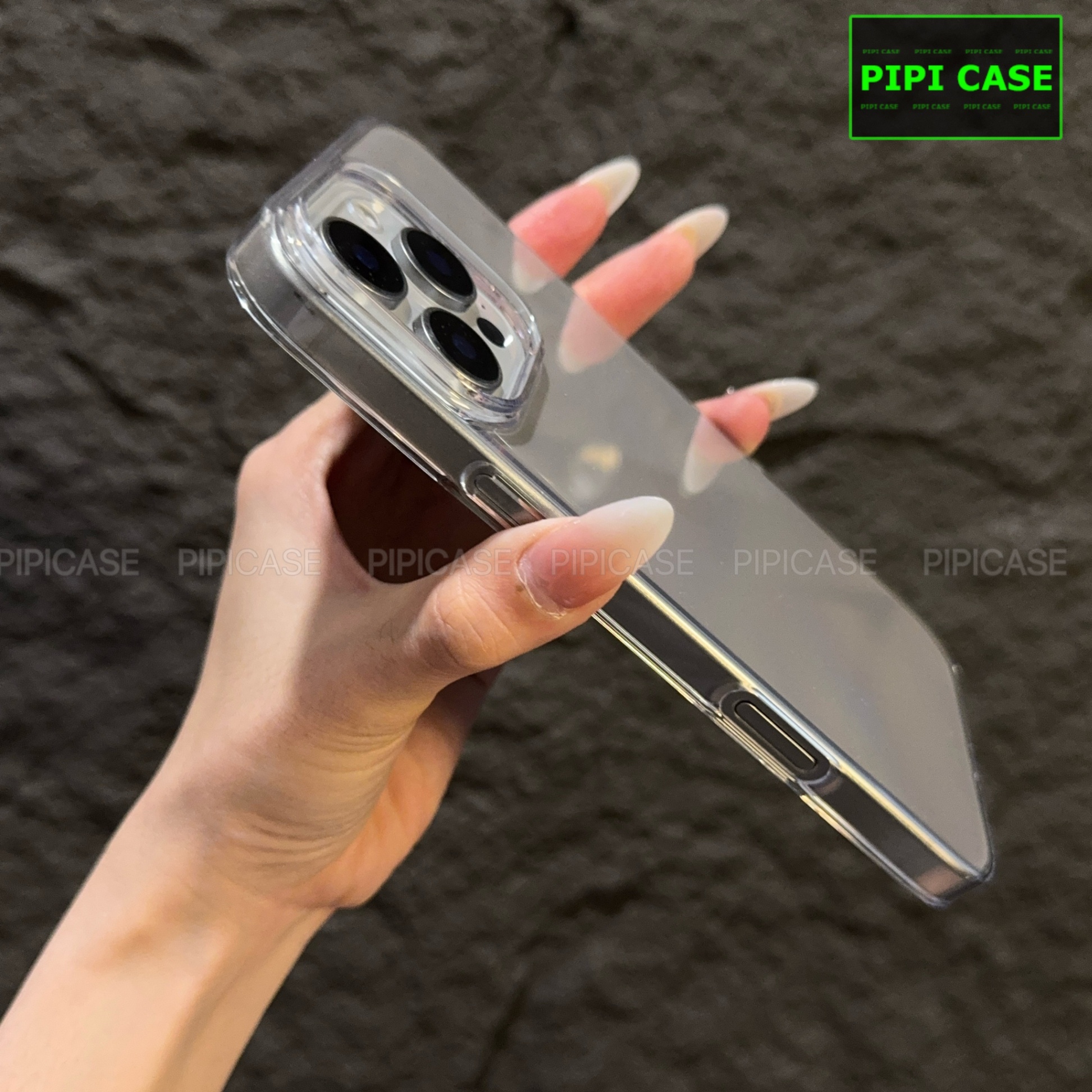 Ốp Lưng iPhone 16 Pro Max - Vic - Trắng