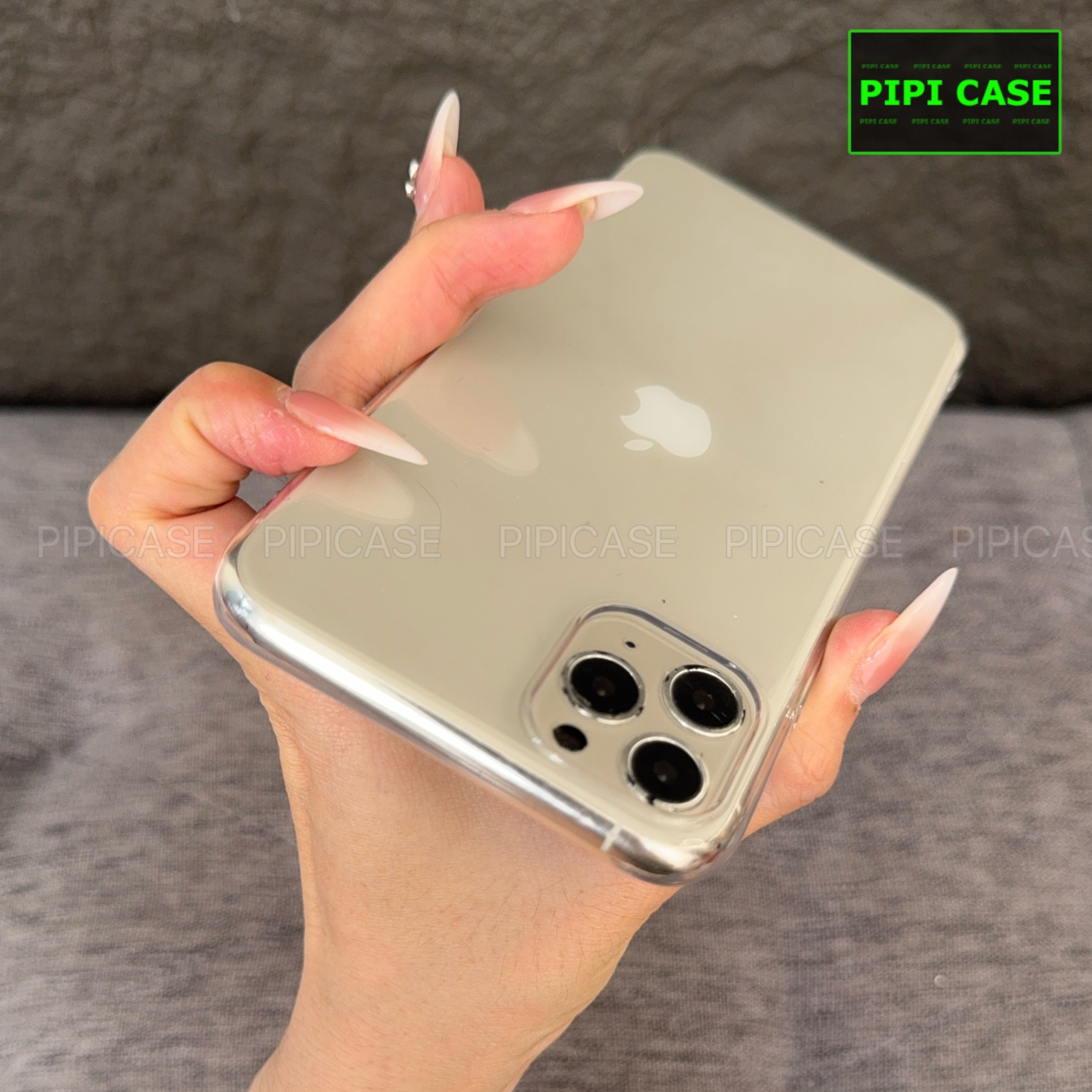 Ốp Lưng iPhone 11 Pro Max - Vic - Trắng