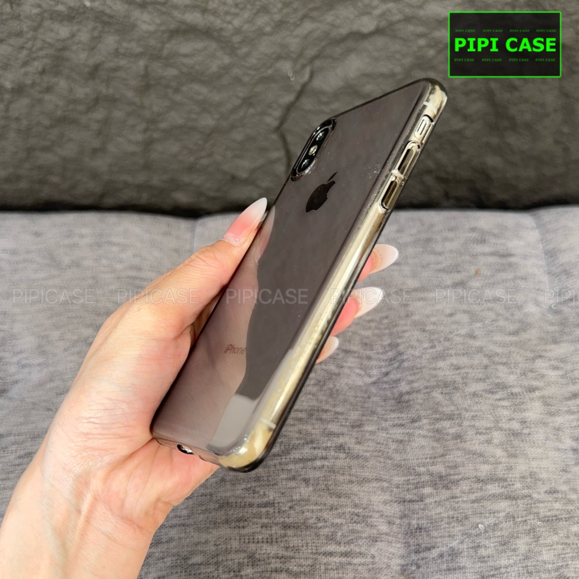 Ốp Lưng iPhone X / XS - Vic - Đen