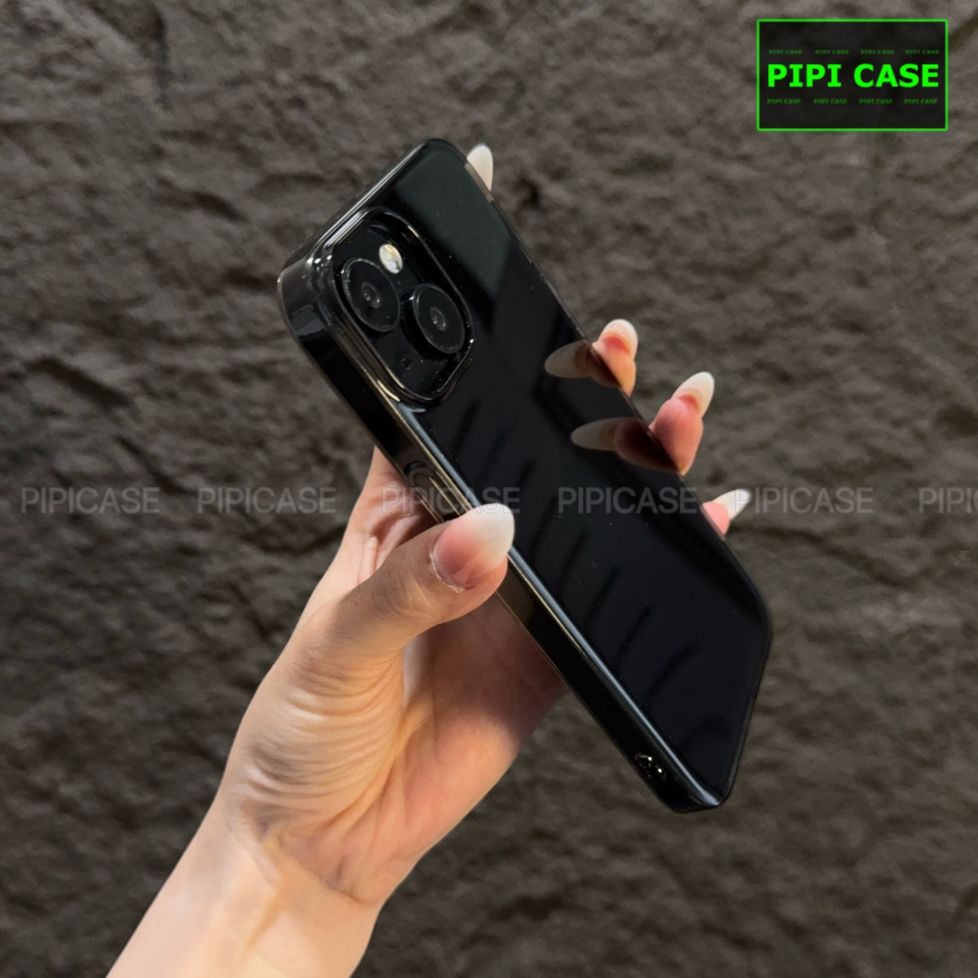 Ốp Lưng iPhone 15 - Vic - Đen