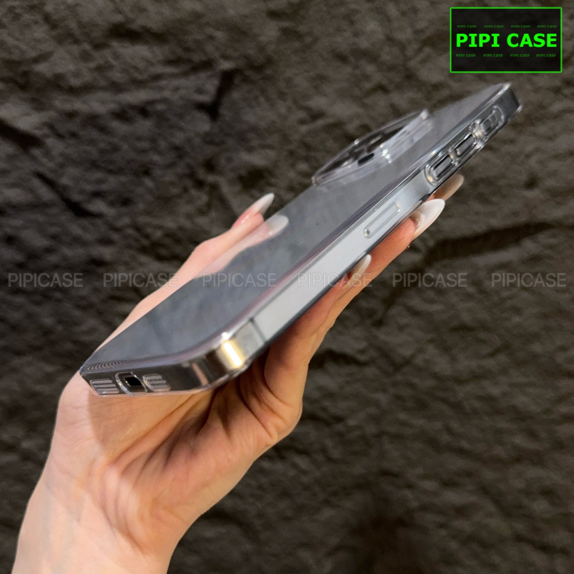 Ốp Lưng iPhone 15 Pro Max - Vic - Trắng