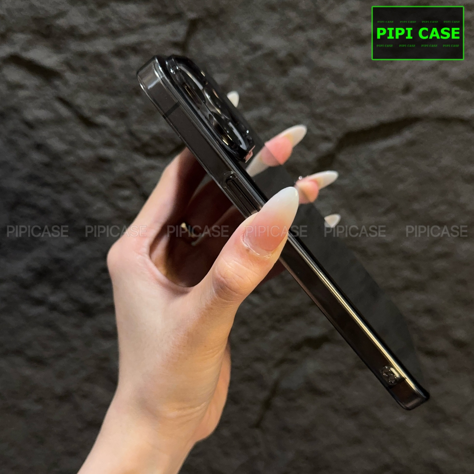 Ốp Lưng iPhone 15 Pro Max - Vic - Đen