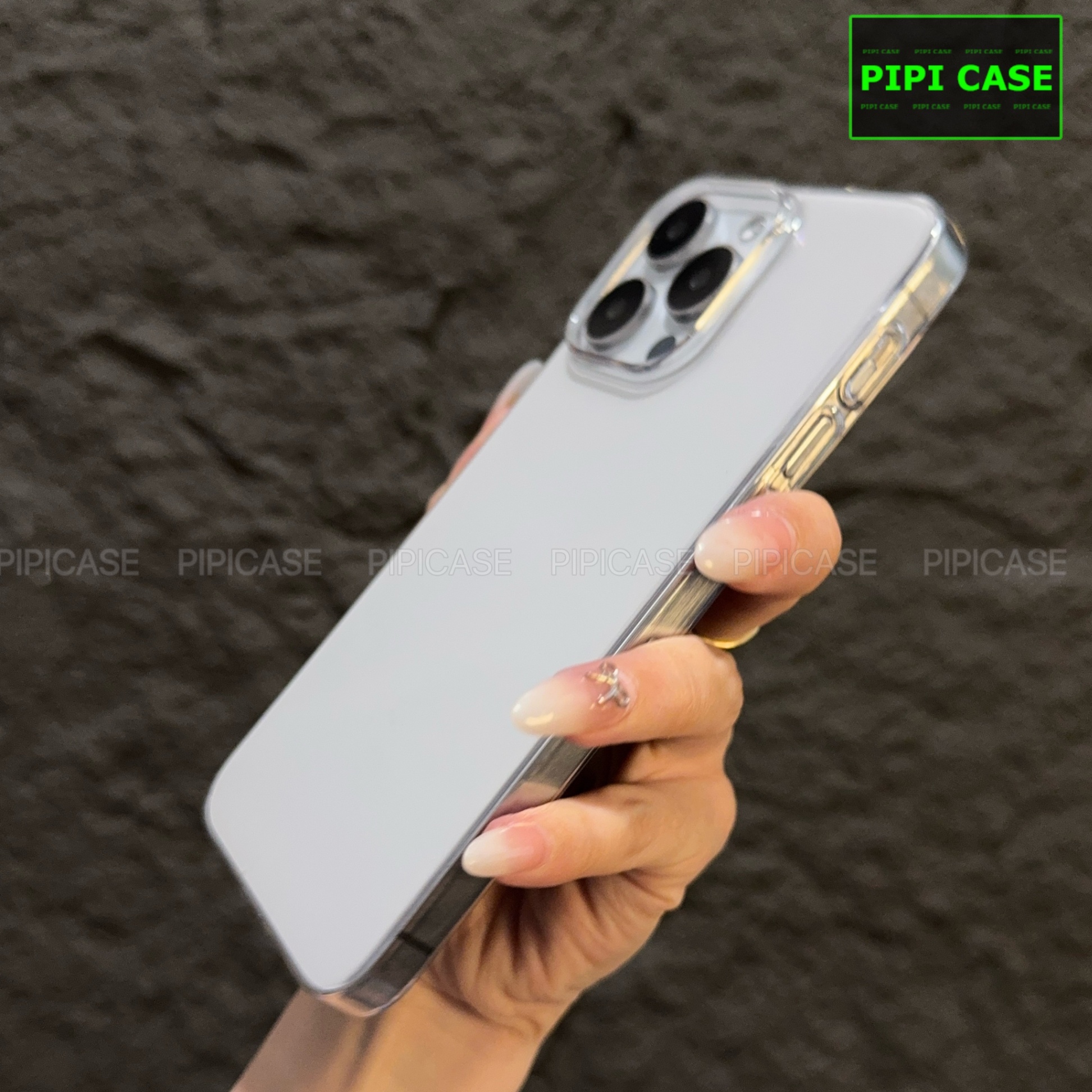 Ốp Lưng iPhone 15 Pro Max - Vic - Trắng