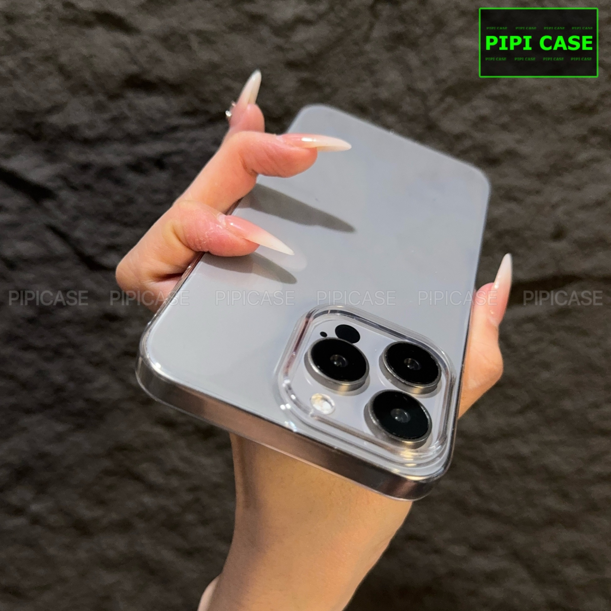 Ốp Lưng iPhone 15 Pro Max - Vic - Trắng
