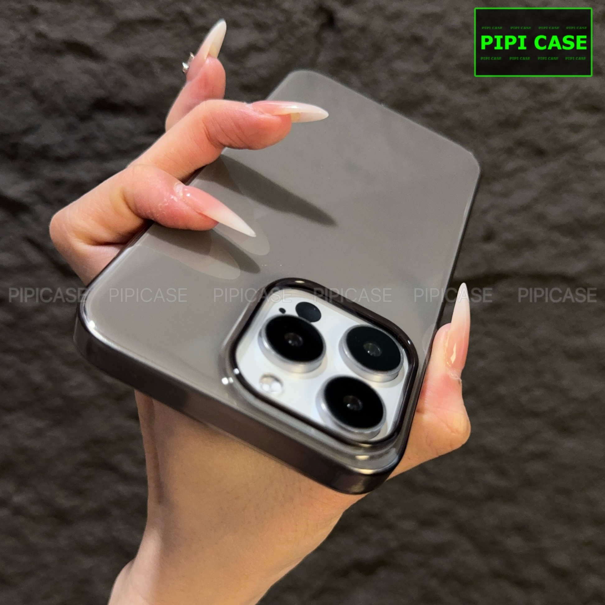 Ốp Lưng iPhone 15 Pro - Vic - Đen