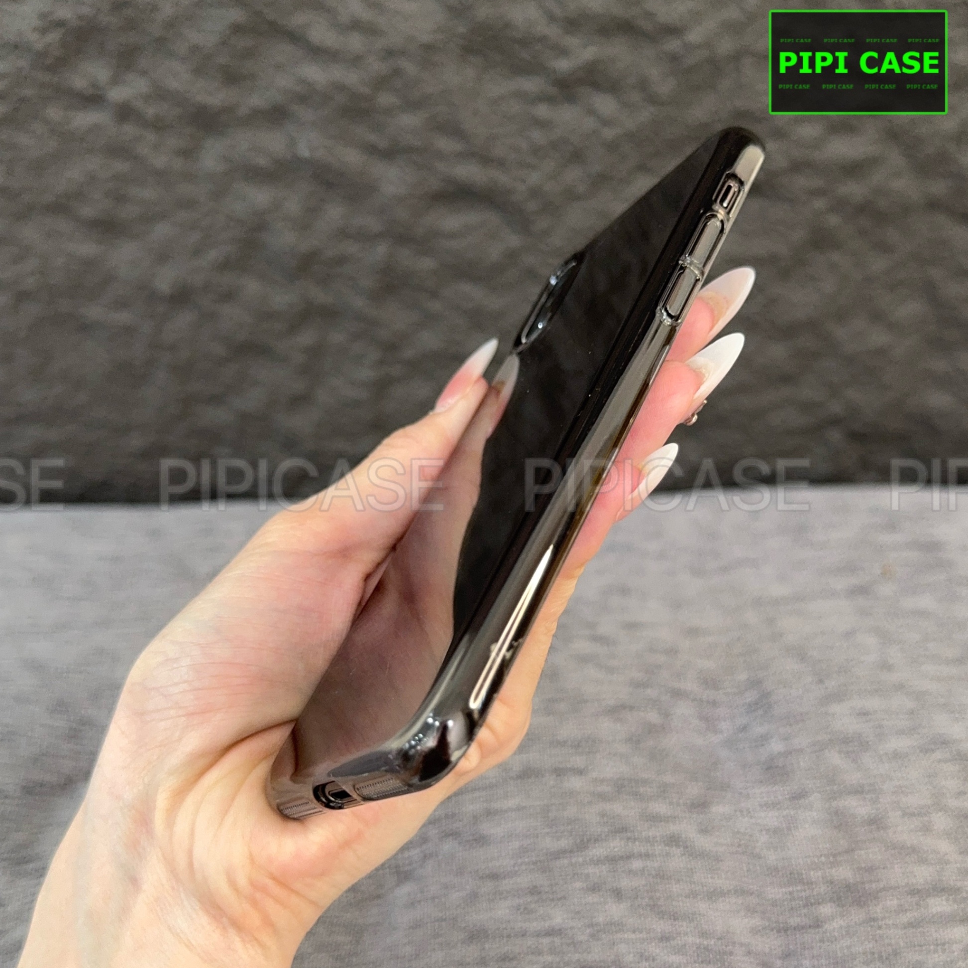 Ốp Lưng iPhone X / XS - Vic - Đen