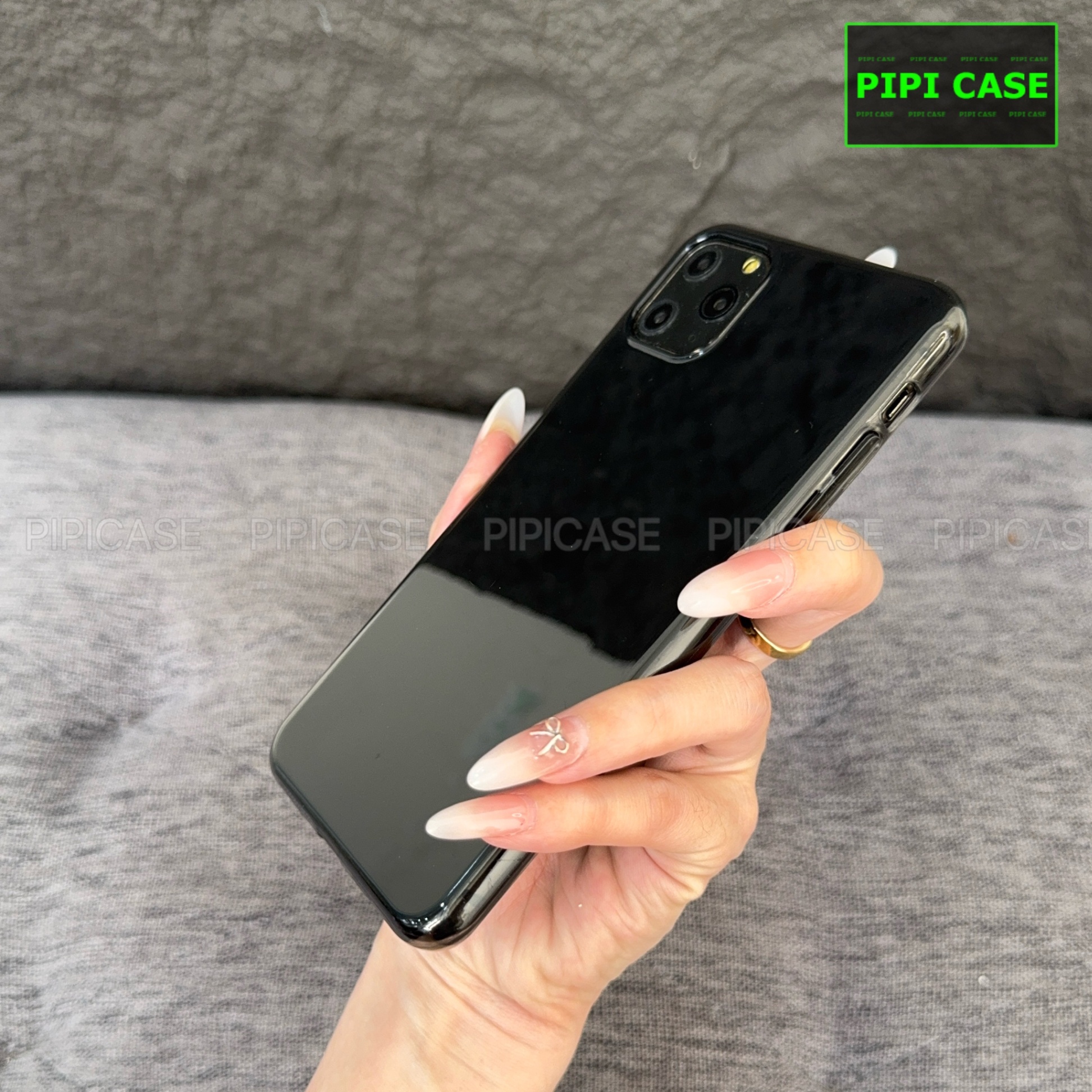Ốp Lưng iPhone 11 Pro Max - Vic - Đen