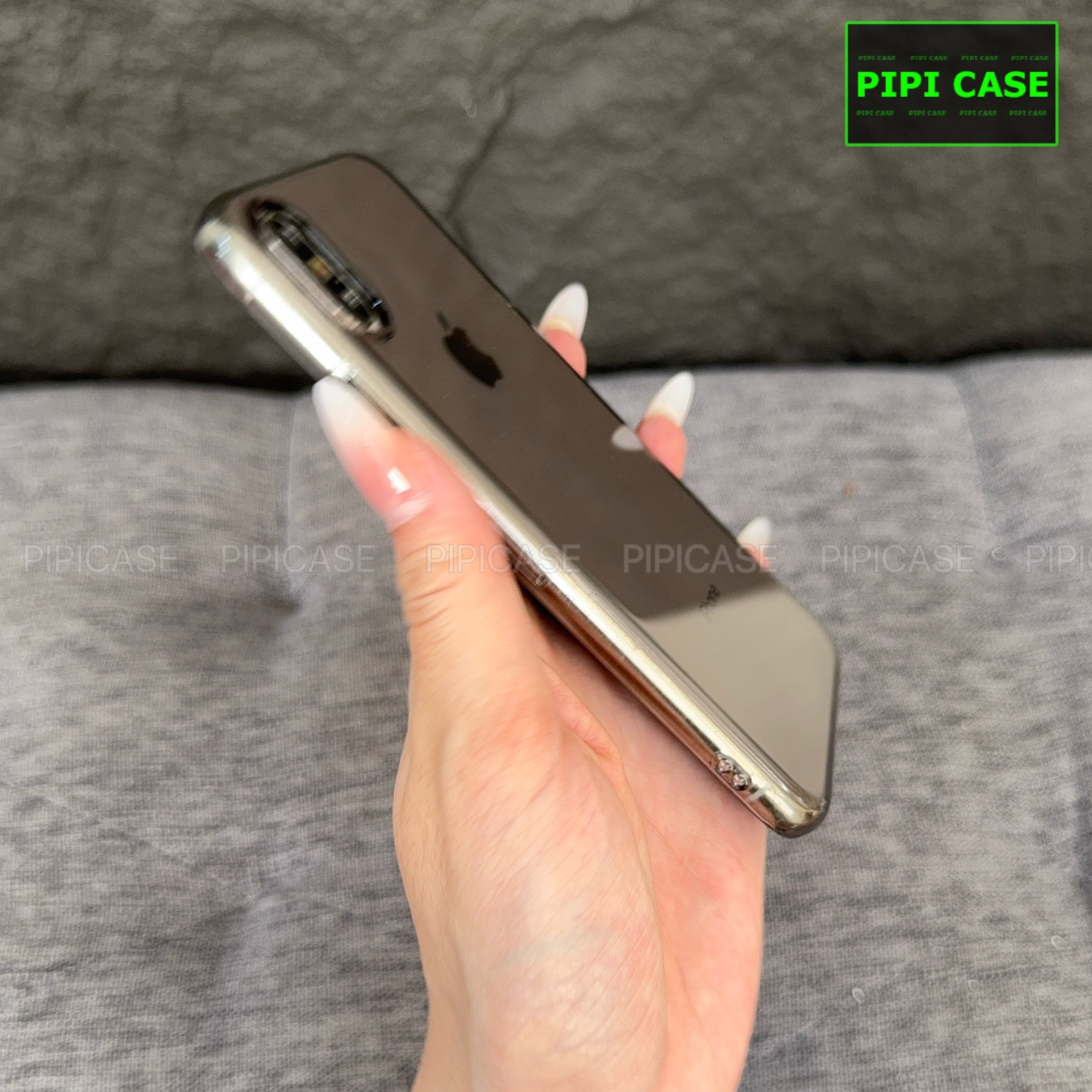 Ốp Lưng iPhone X / XS - Vic - Đen