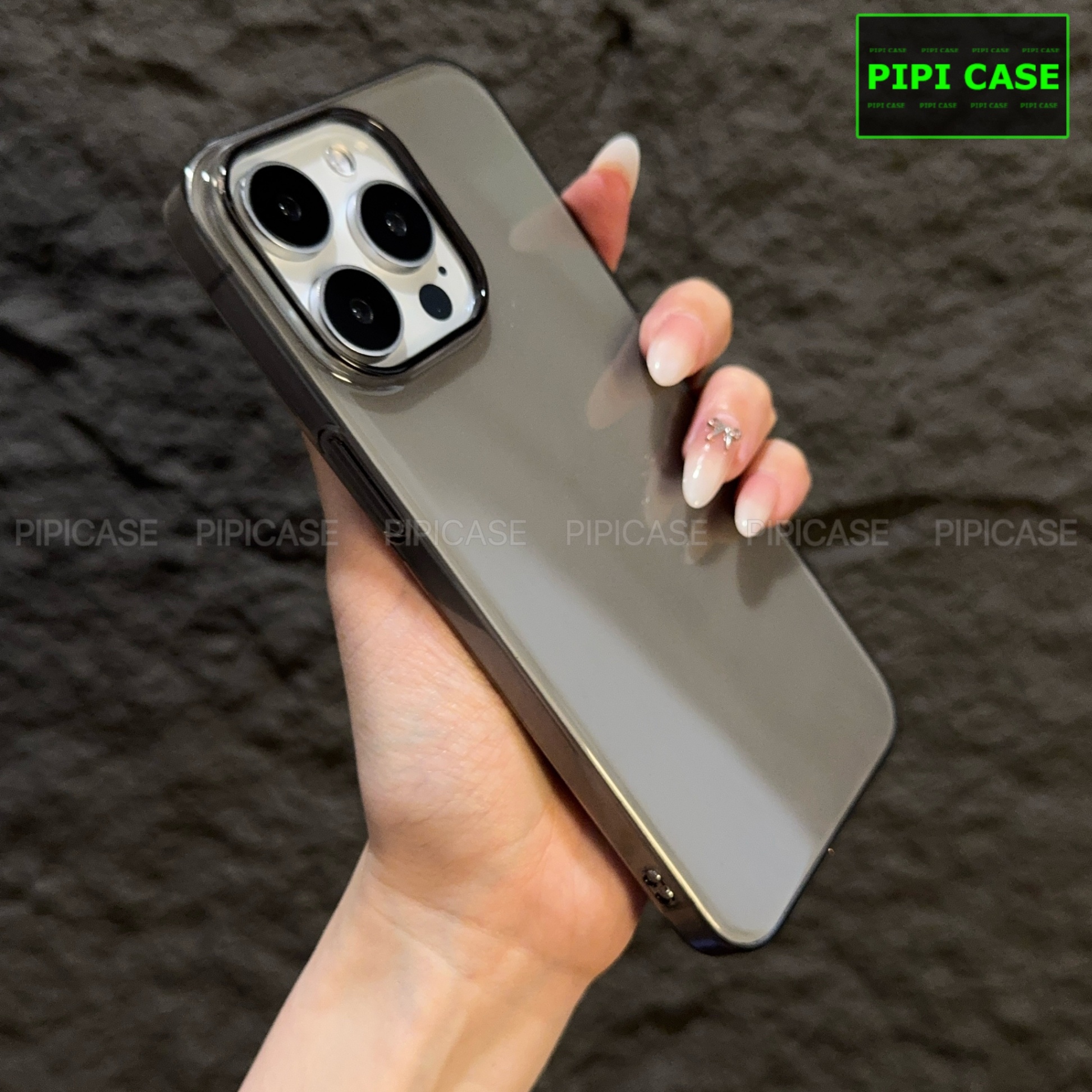 Ốp Lưng iPhone 15 Pro Max - Vic - Đen