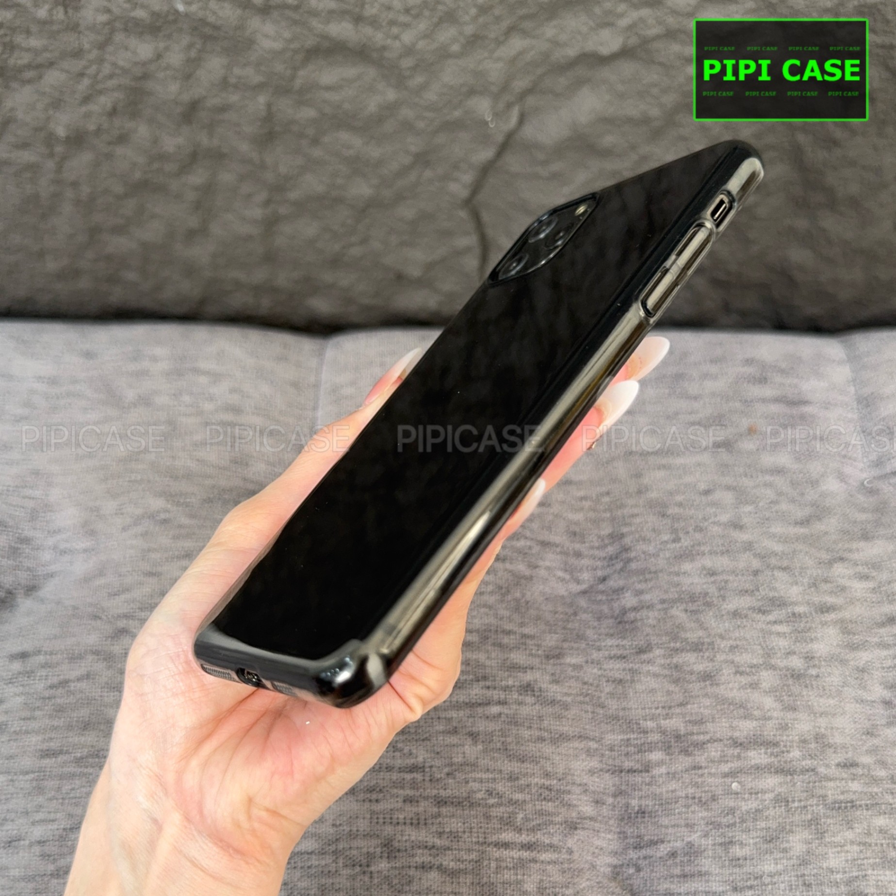 Ốp Lưng iPhone 11 Pro Max - Vic - Đen