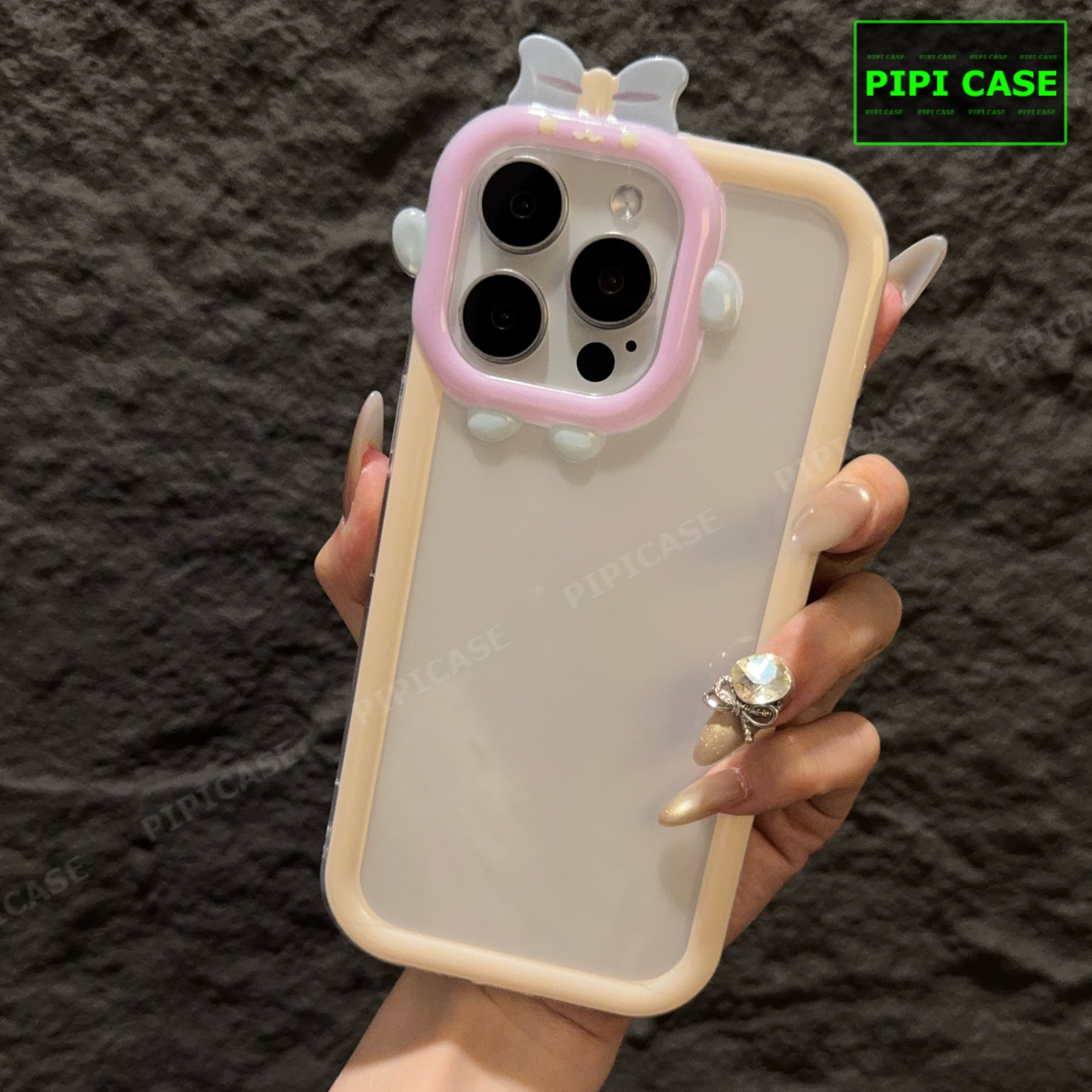 Ốp Lưng iPhone 15 Pro Max - Chic Cute - Vàng