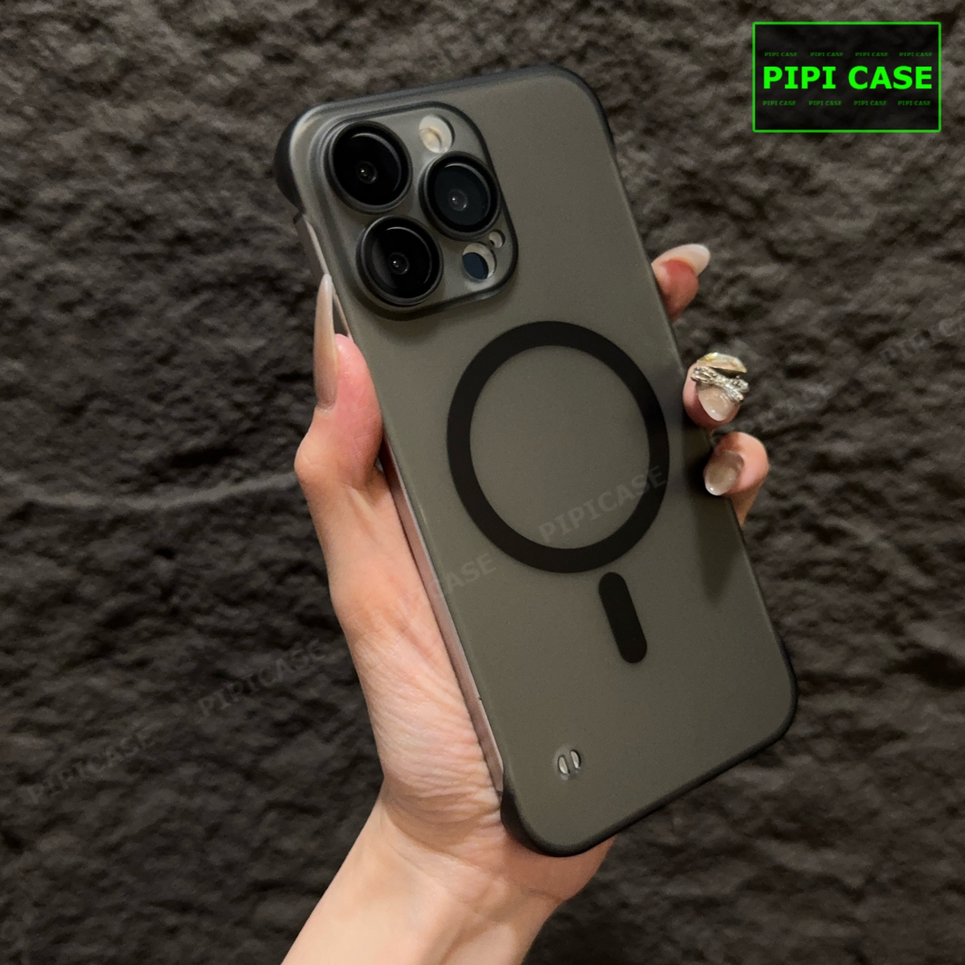 Ốp Lưng iPhone 15 Pro Max - Chicky - Đen