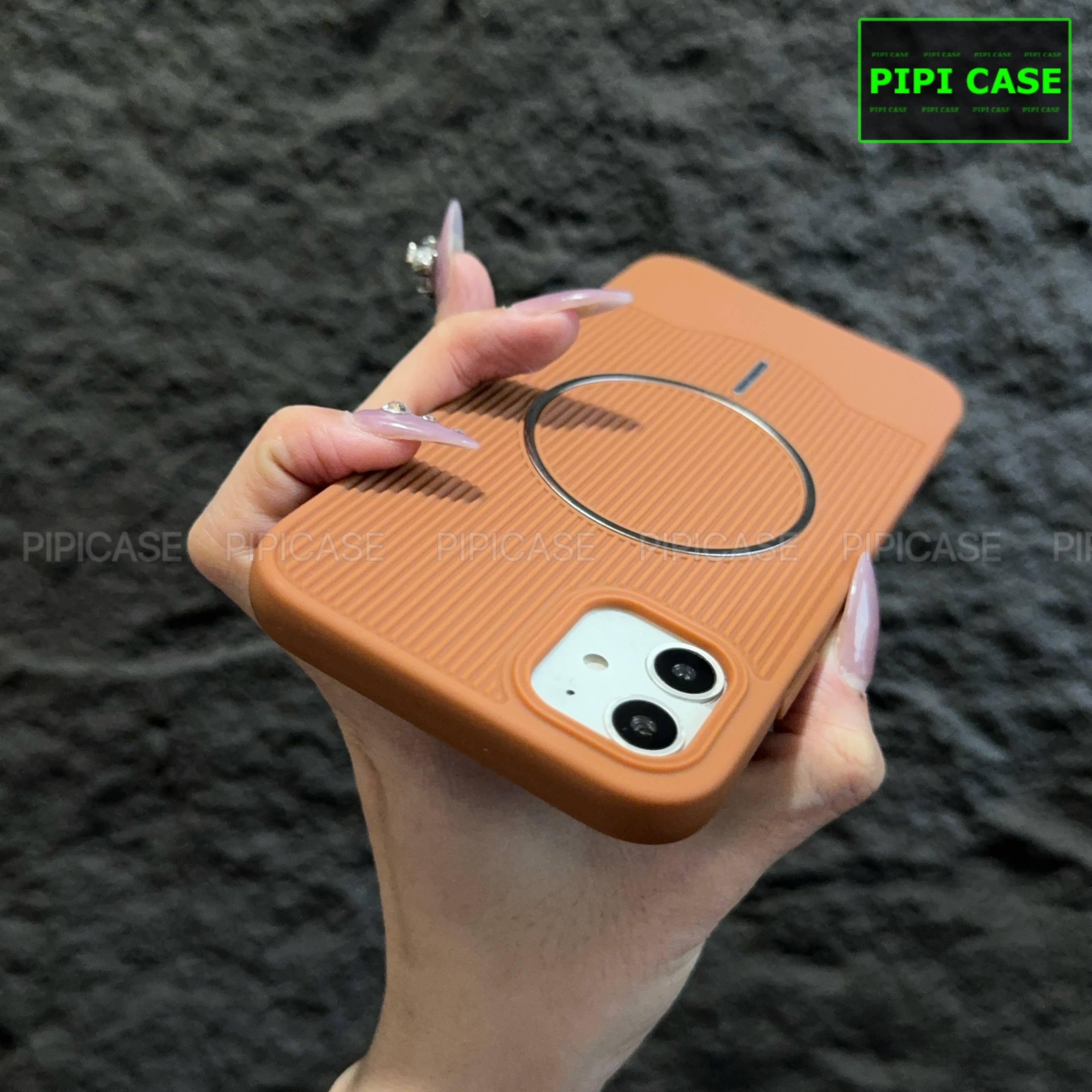 Ốp Lưng iPhone 11 - USE - Nâu