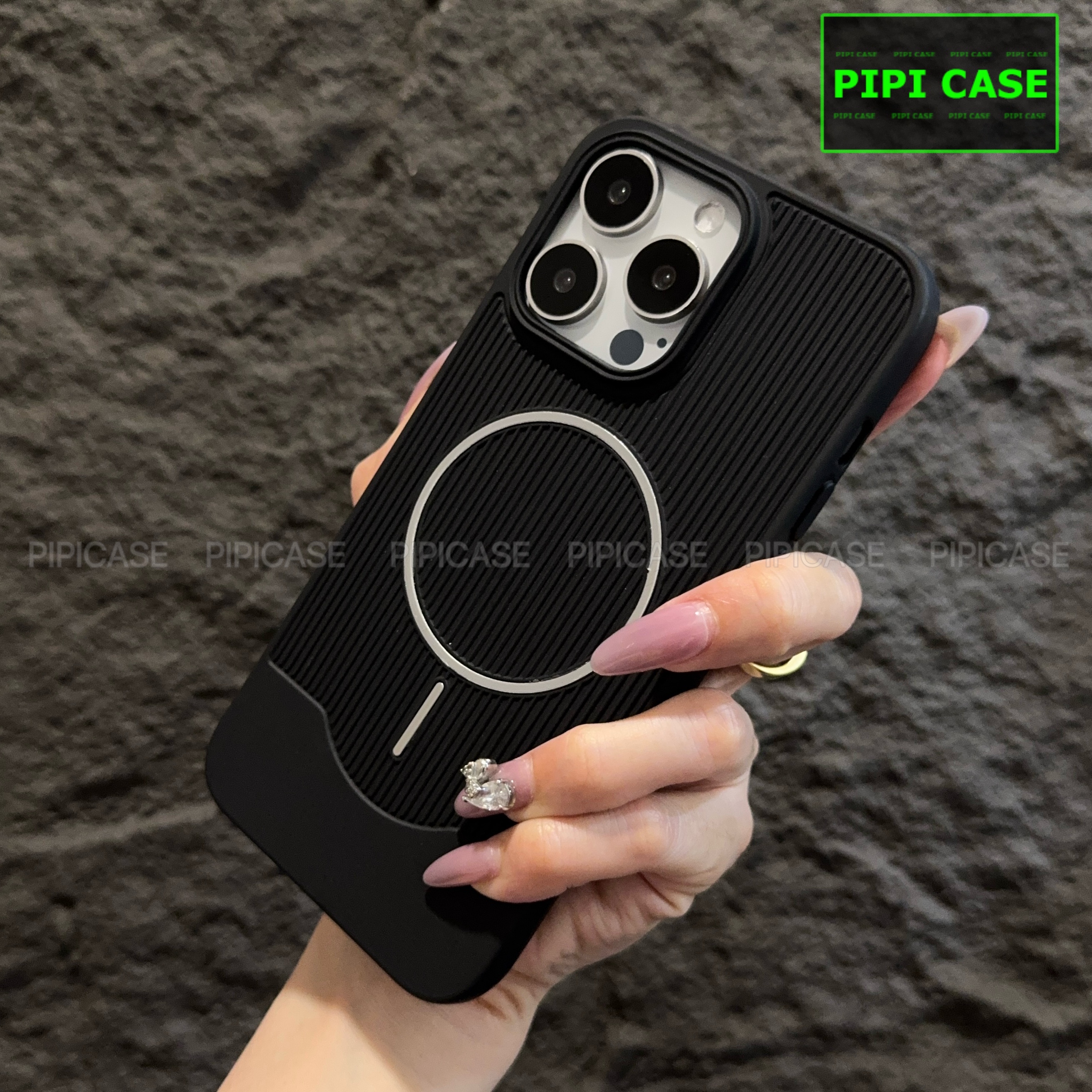 Ốp Lưng iPhone 15 Pro Max - USE - Đen