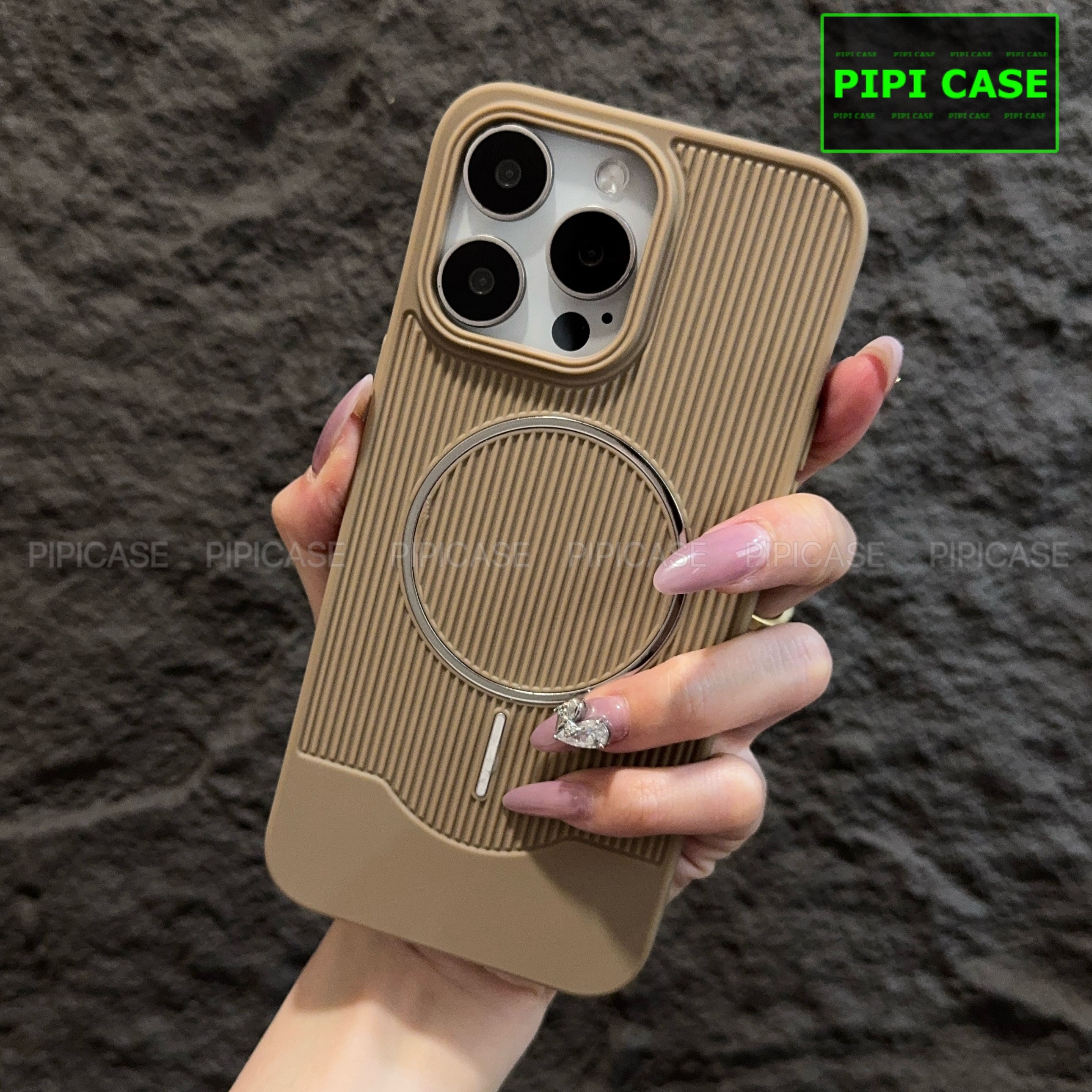 Ốp Lưng iPhone 15 Pro Max - USE - Vàng