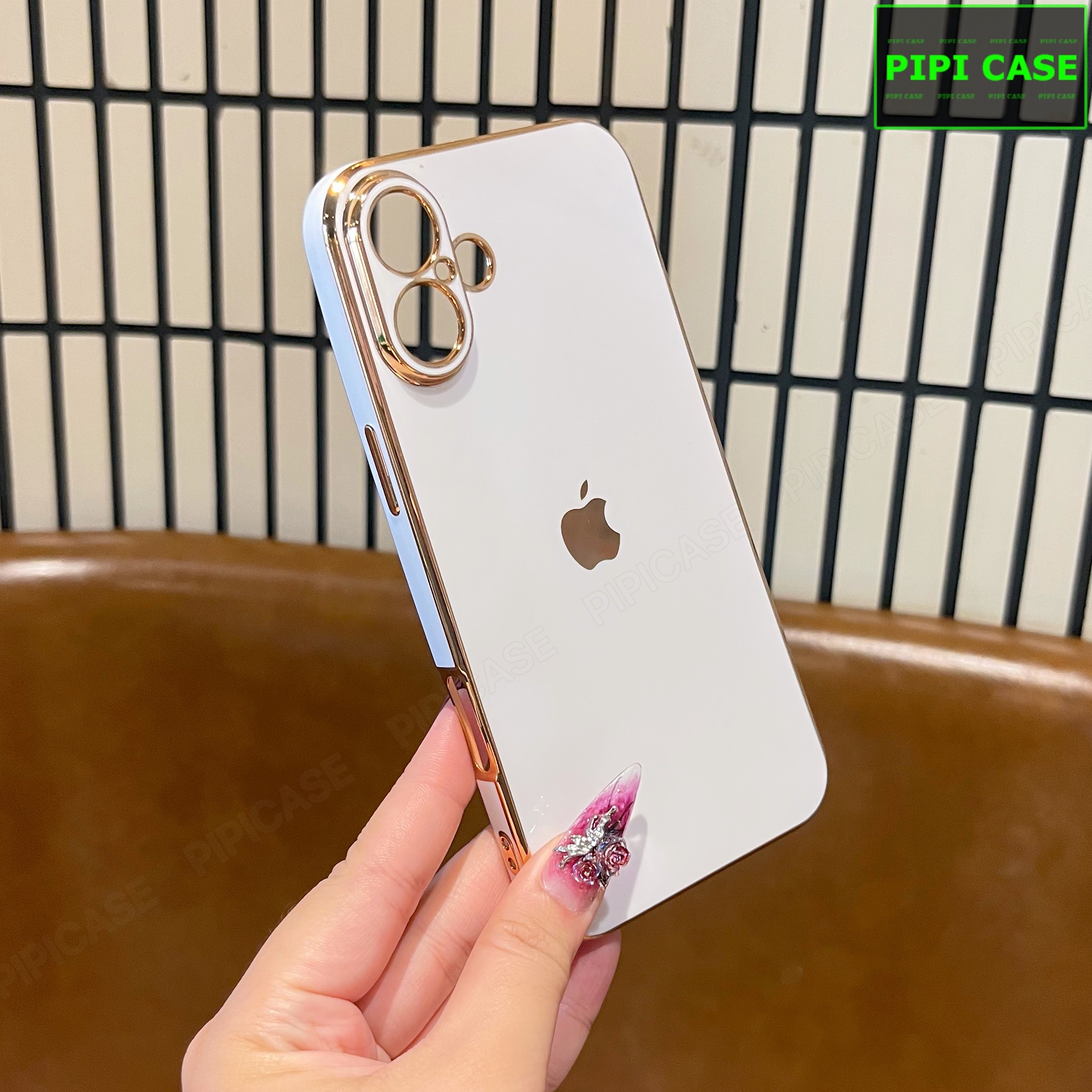 Ốp Lưng iPhone 16 Plus - Royal - Trắng