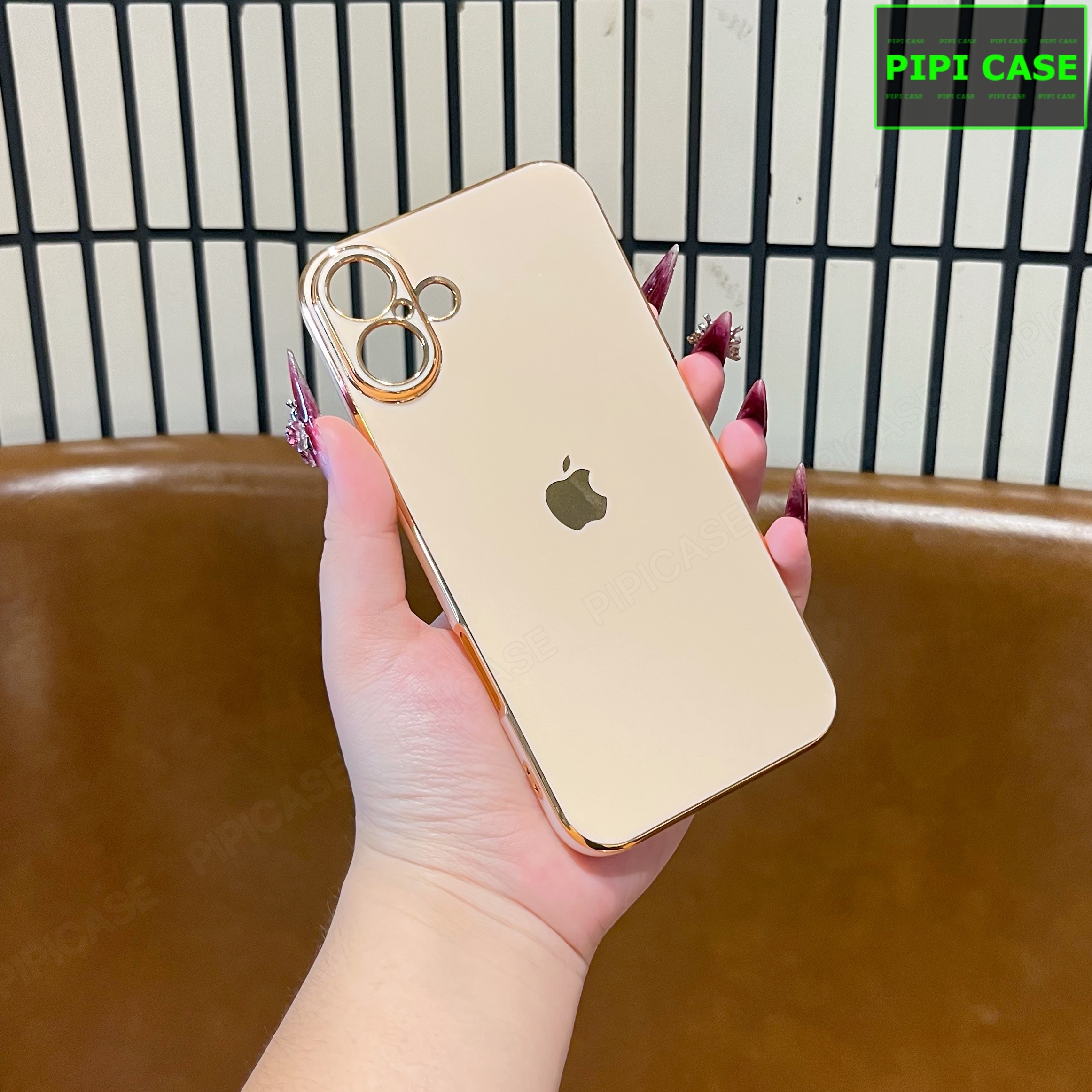 Ốp Lưng iPhone 16 Plus - Royal - Vàng