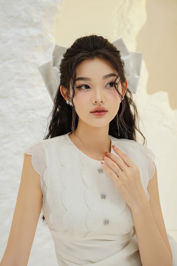 RESORT'23 COLLECTION