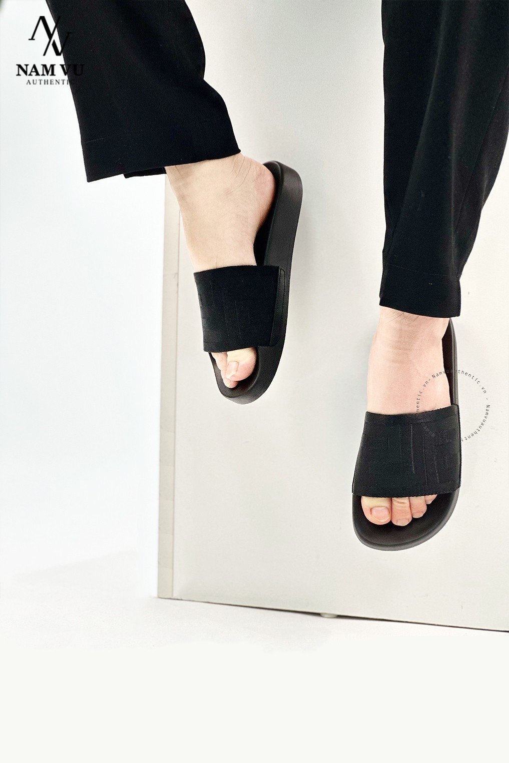DVS vân versace all black