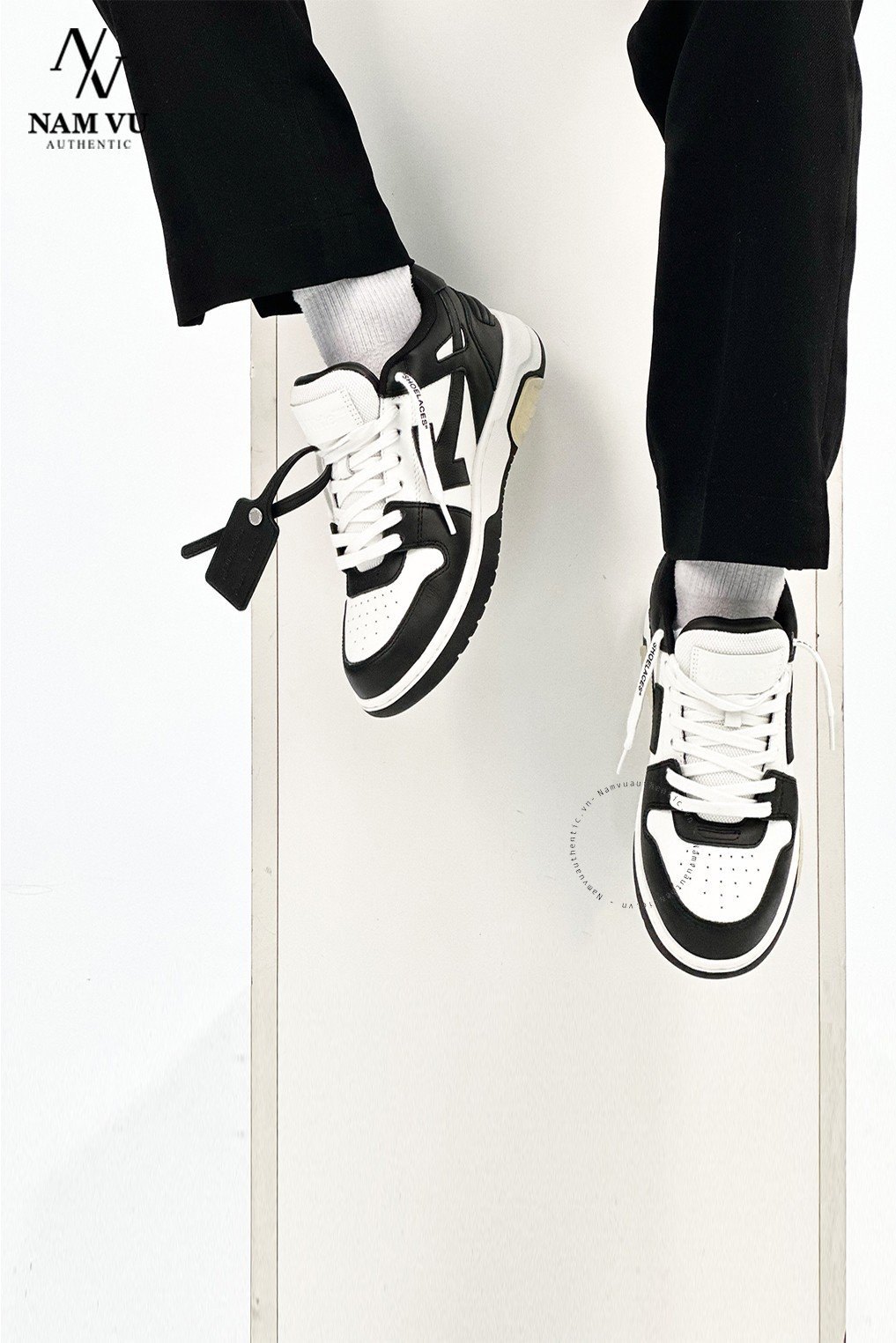 SNKOF off white OMIA189C99 phối black