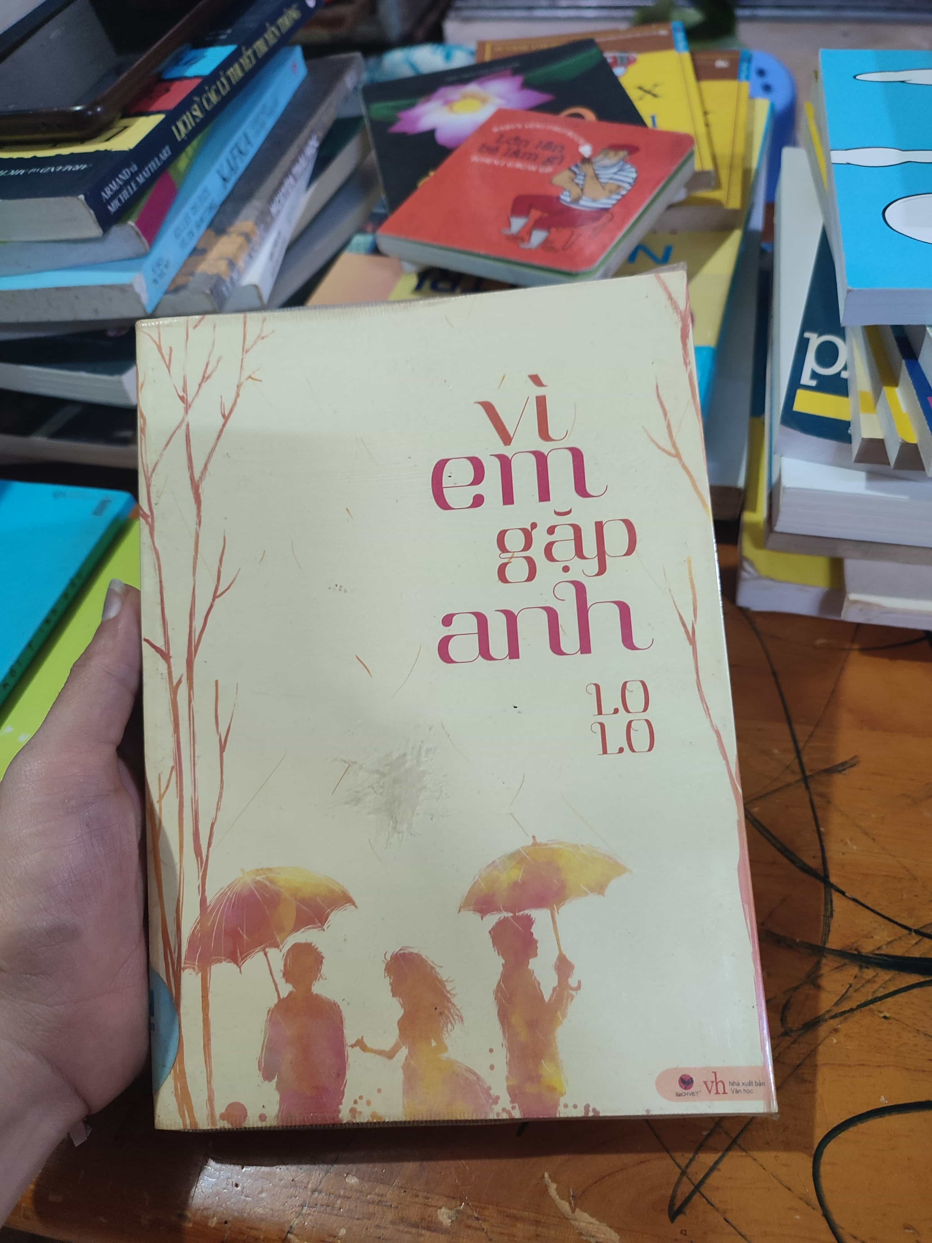 Vì em gặp anh