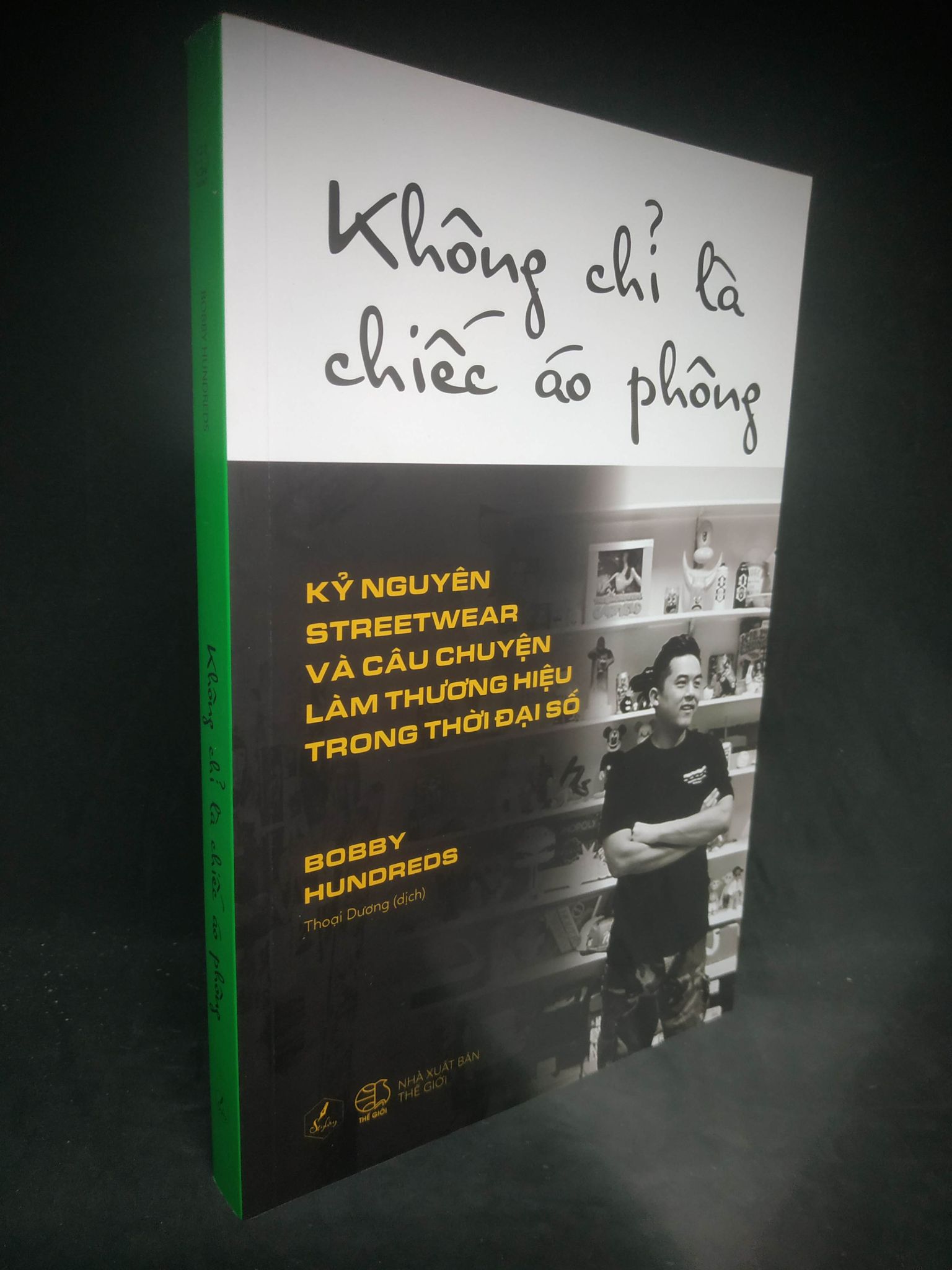 Không chỉ là chiếc áo phông mới 90% HPB.HCM0303