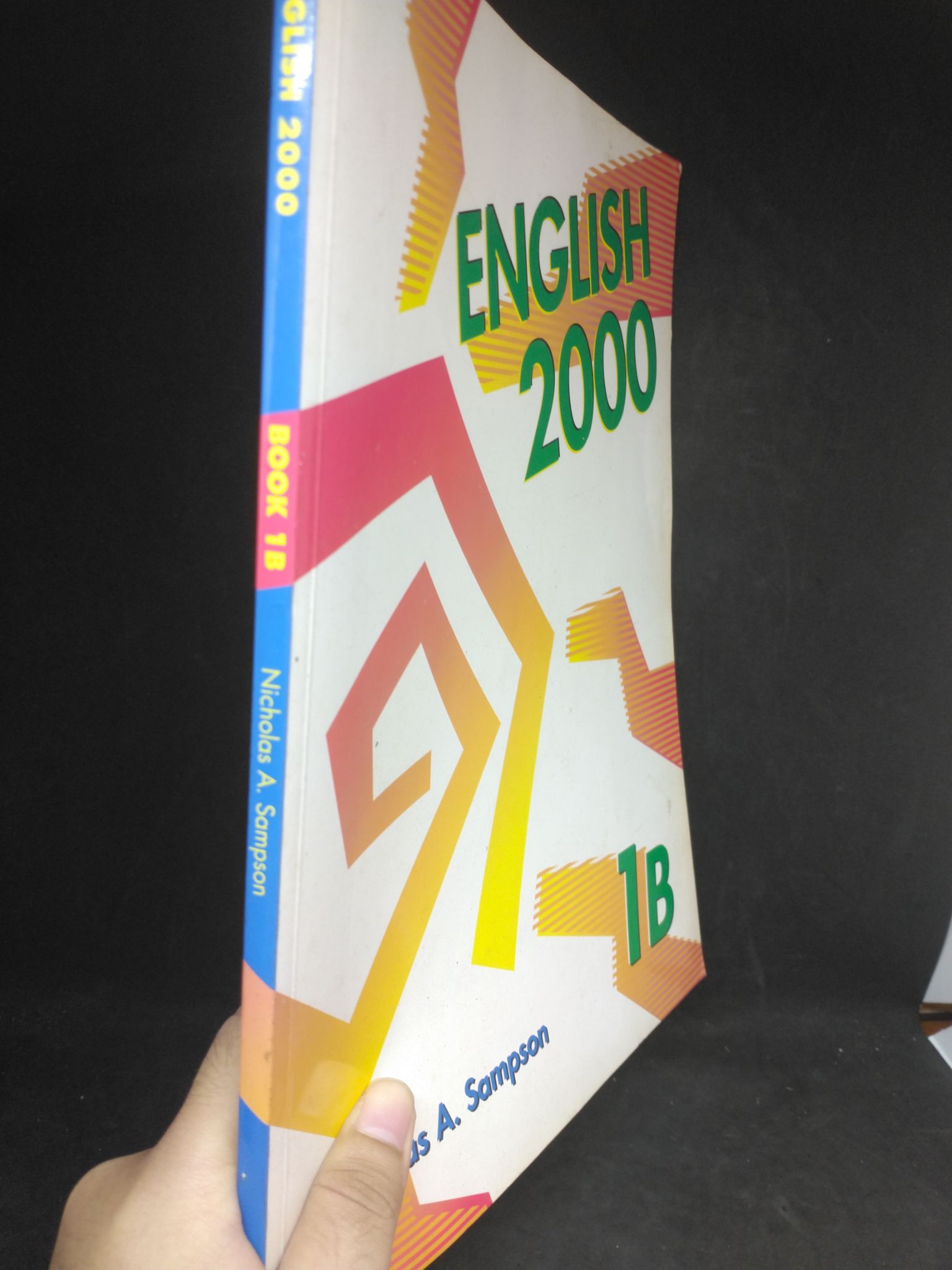 English 2000 mới 90% HCM1203