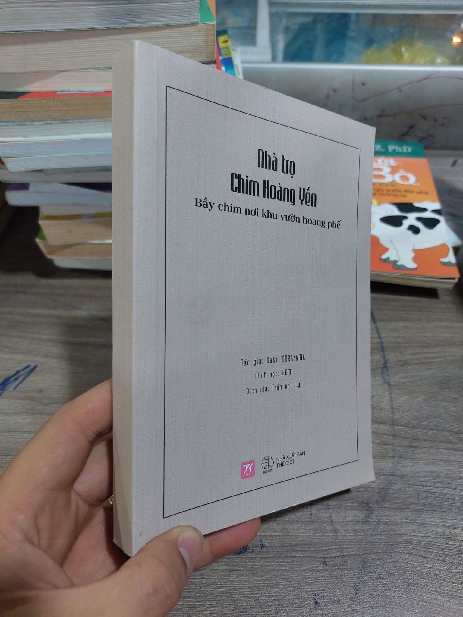 Nhà trọ chim hoàng yến bầy chim nơi khu vườn hoang phế mới 80% mất áo bìa HCM1104