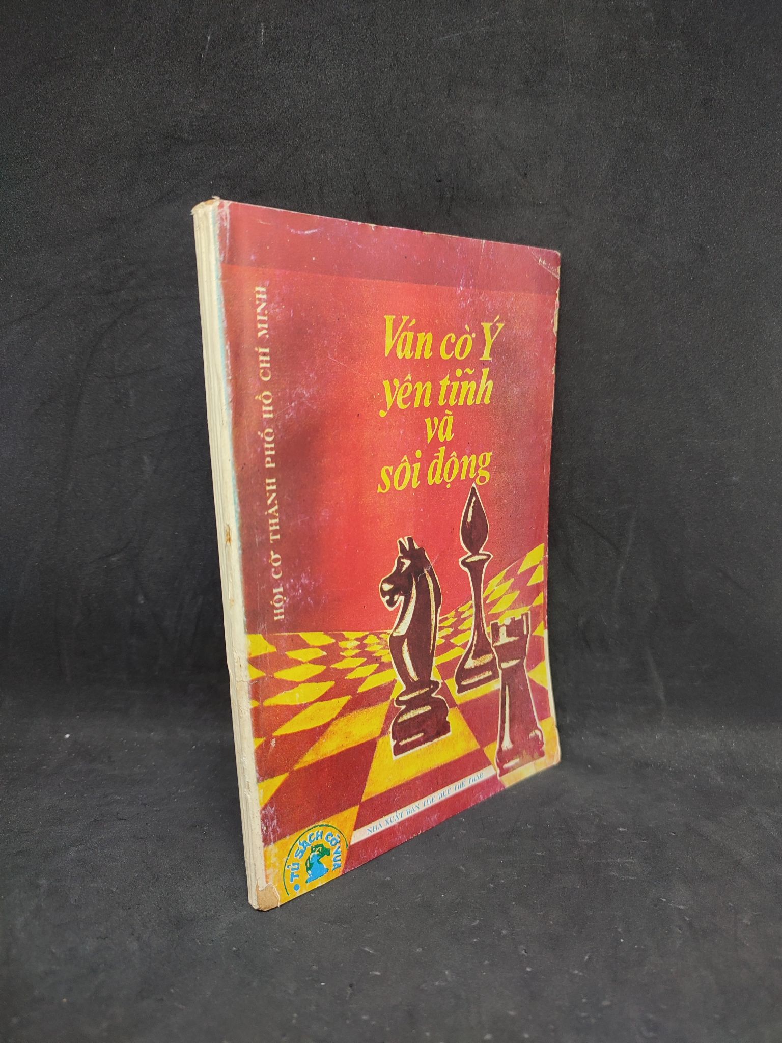 Ván cờ ý yên tĩnh và sôi động( rách bìa ) mới 70% HCM1804