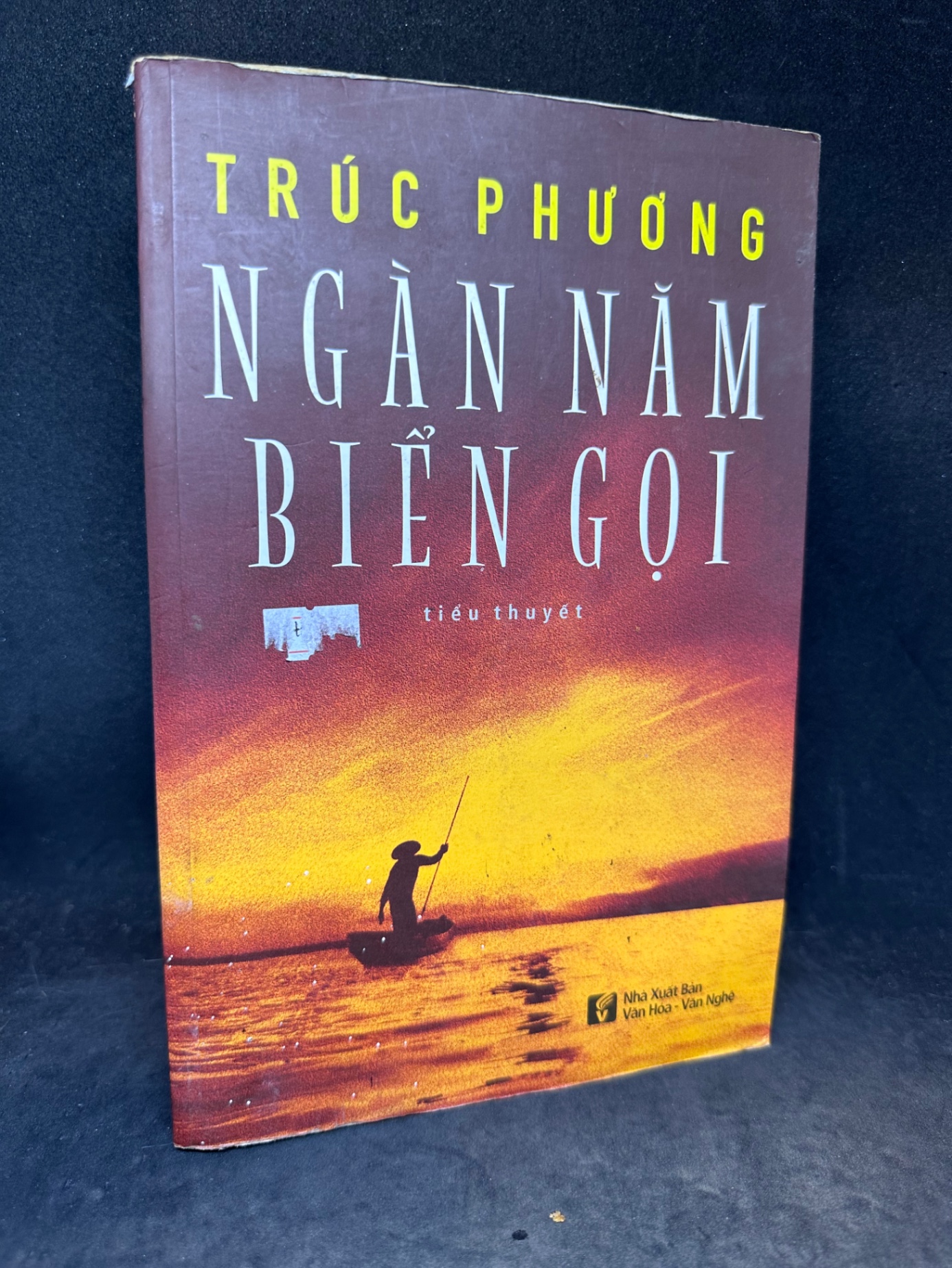 Ngàn năm biển gọi Trúc Phương New 70% (mất trang lót đầu và cuối, nhưng ko ảnh hưởng nội dung sách) SBM2104