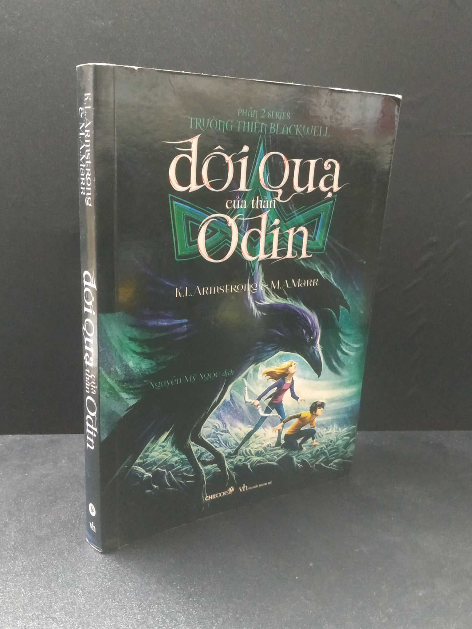 Đôi quạ của thần Odin 2017 - K.L.Armstrong & M.A.Marr new 90% HPB.HCM2406