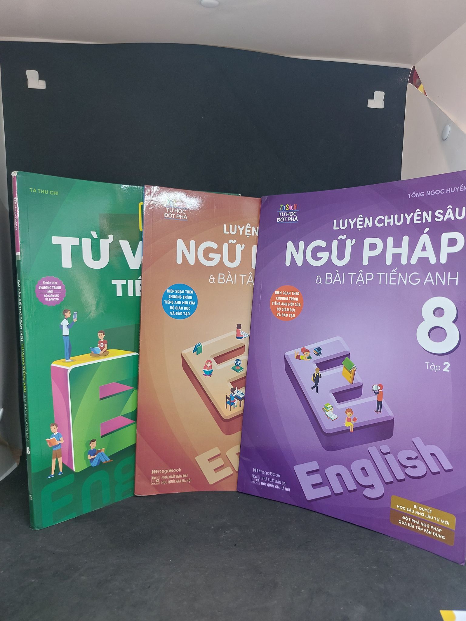 Combo luyện chuyên sâu ngữ pháp và bài tập từ vựng tiếng Anh lớp 8 mới 90% HCM2707