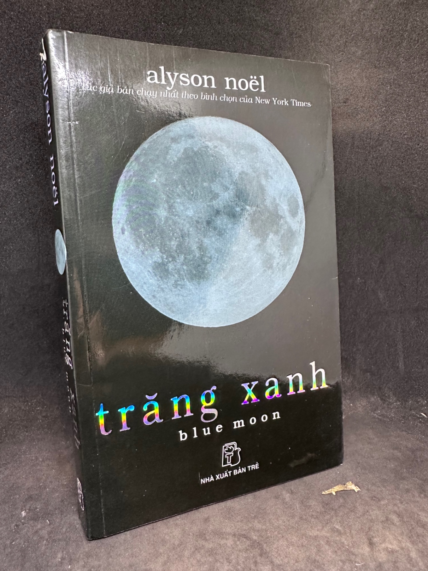 Trăng xanh, Alison Noel. Mới 95% SBM2807