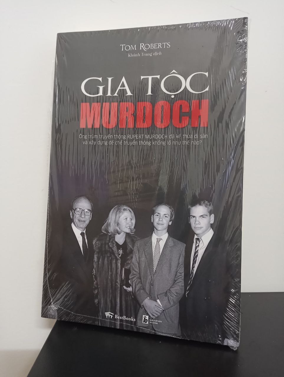 Gia Tộc Murdoch - Tom Roberts New 100% HCM.ASB2408