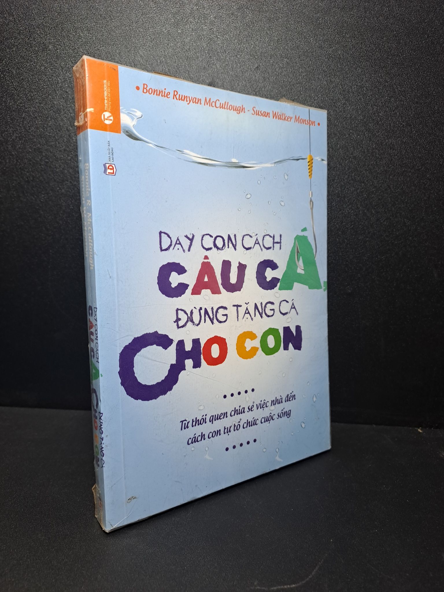 Dạy con cách câu cá đừng tặng cá cho con mới 90% HPB.HCM0809