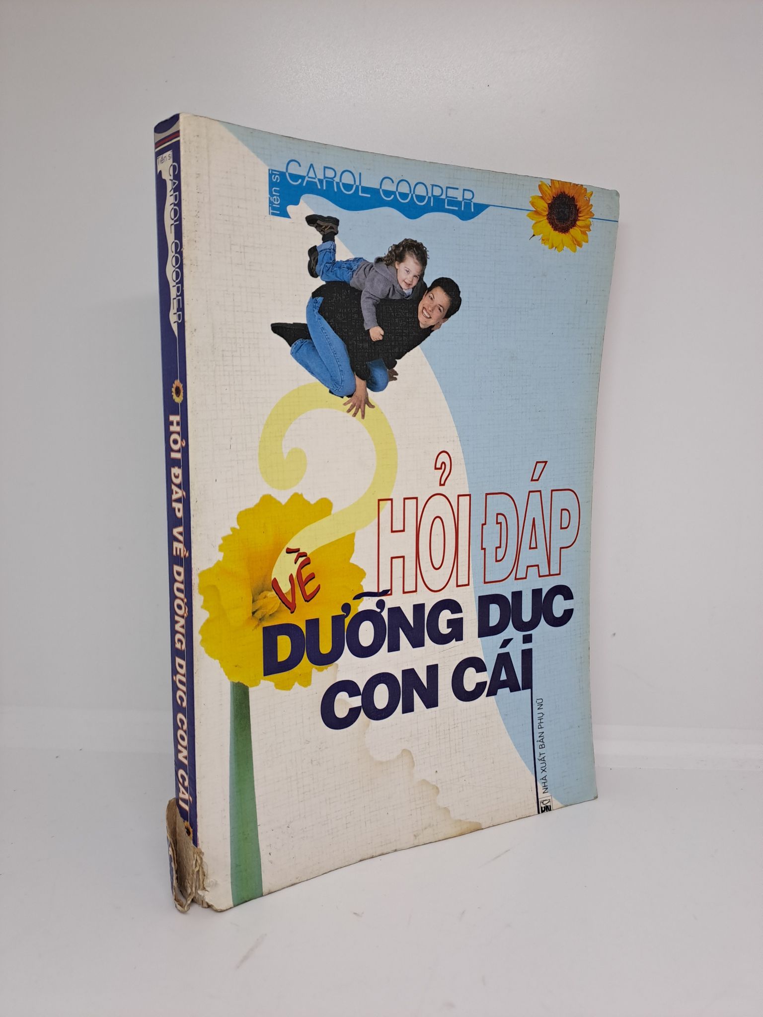 Hỏi đáp về dưỡng dục con cái sách màu mới 70% bị ẩm 2004 HCM.TN1409