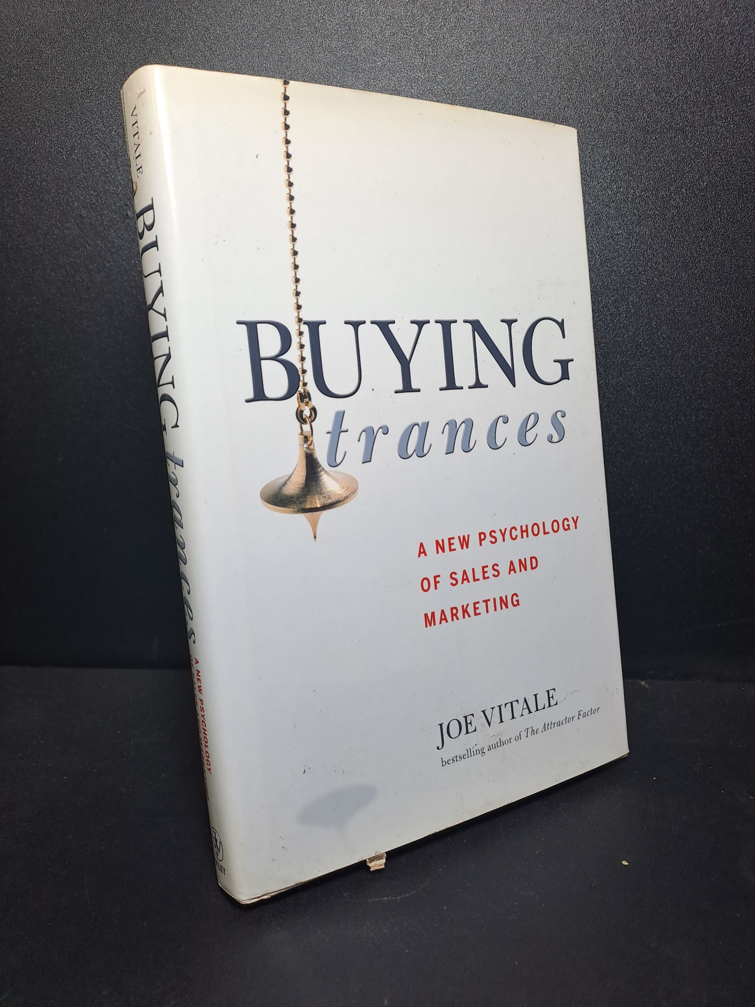 Buying trances a new psychology of sales and marketing mới 70%, bìa cứng, có áo bìa ố vàng 2007 HCM.TN0210