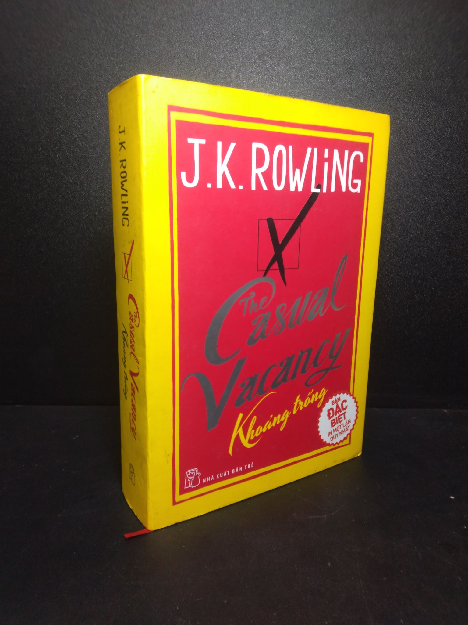 The Casual Vacancy ( khoảng trống ) bìa cứng, bị ốHPB.HCM01/03