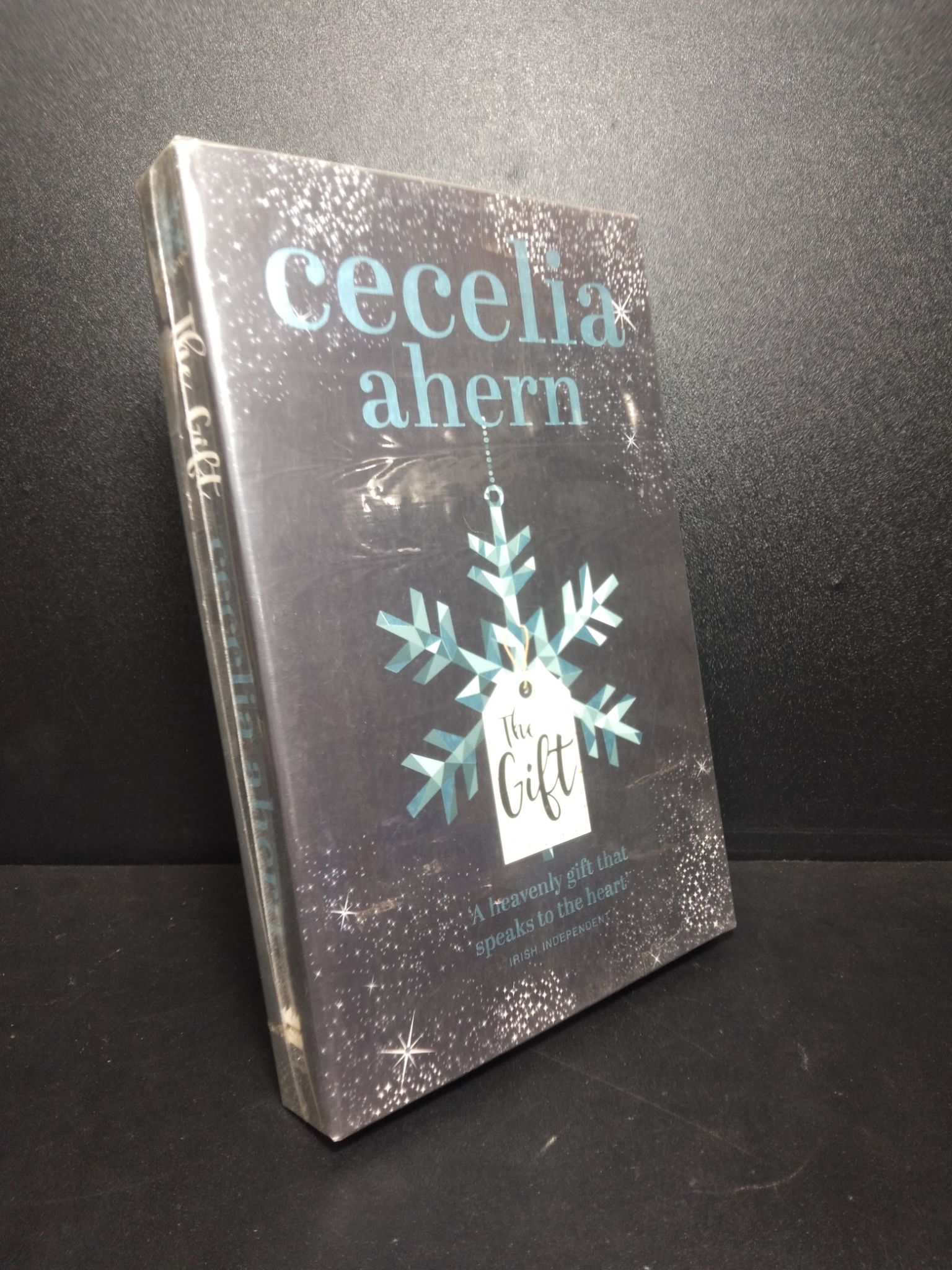 The Gift Ceccelia Ahern mới 80% ố nhẹ HCM1910