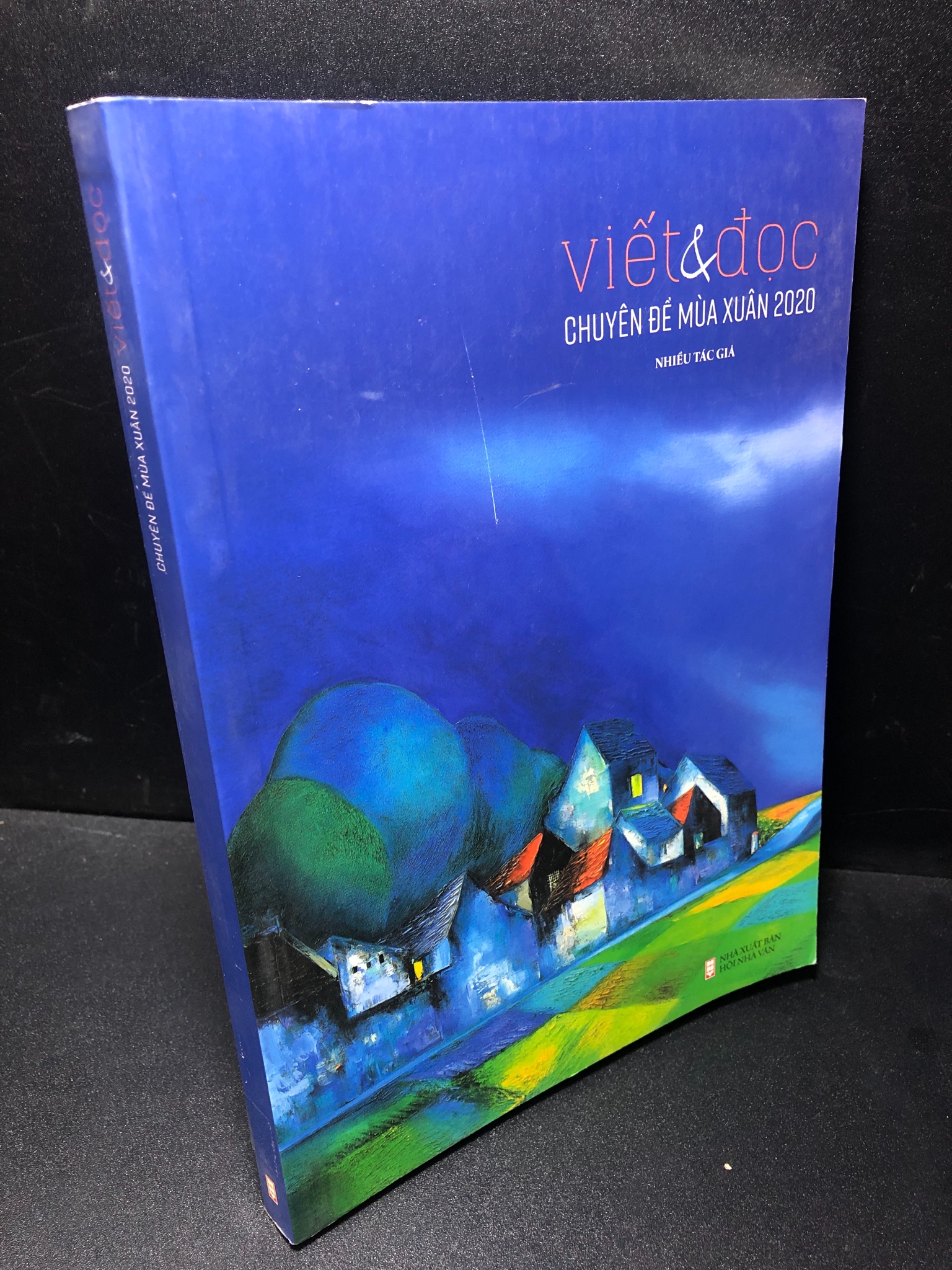 Viết & đọc chuyên đề mùa xuân 2020 nhiều tác giả 2020 mới 80% bẩn nhẹ bìa HCM 0611