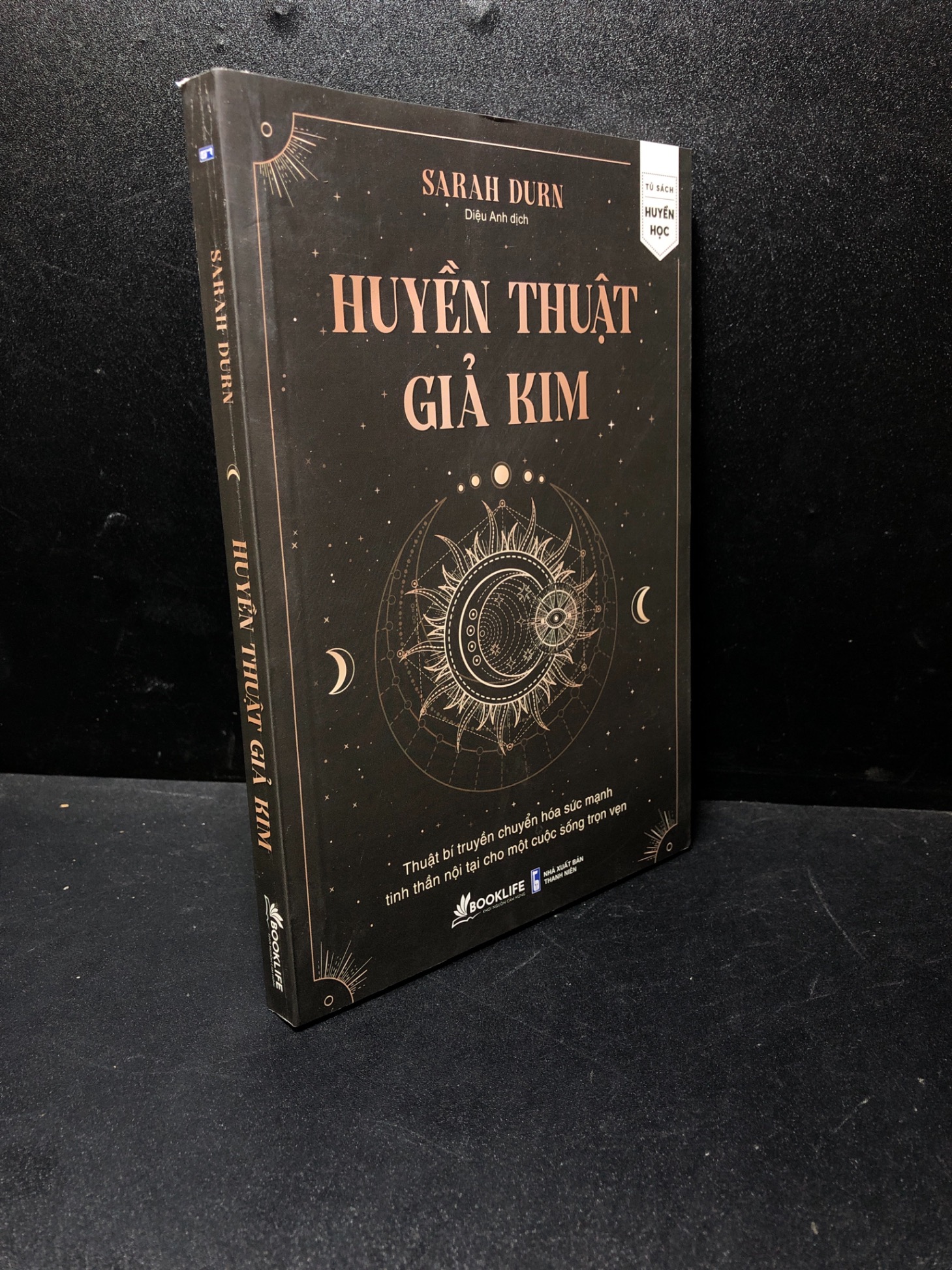 Huyền thuật giả kim 2022 Sarah Durn mới 85% HPB.HCM1311