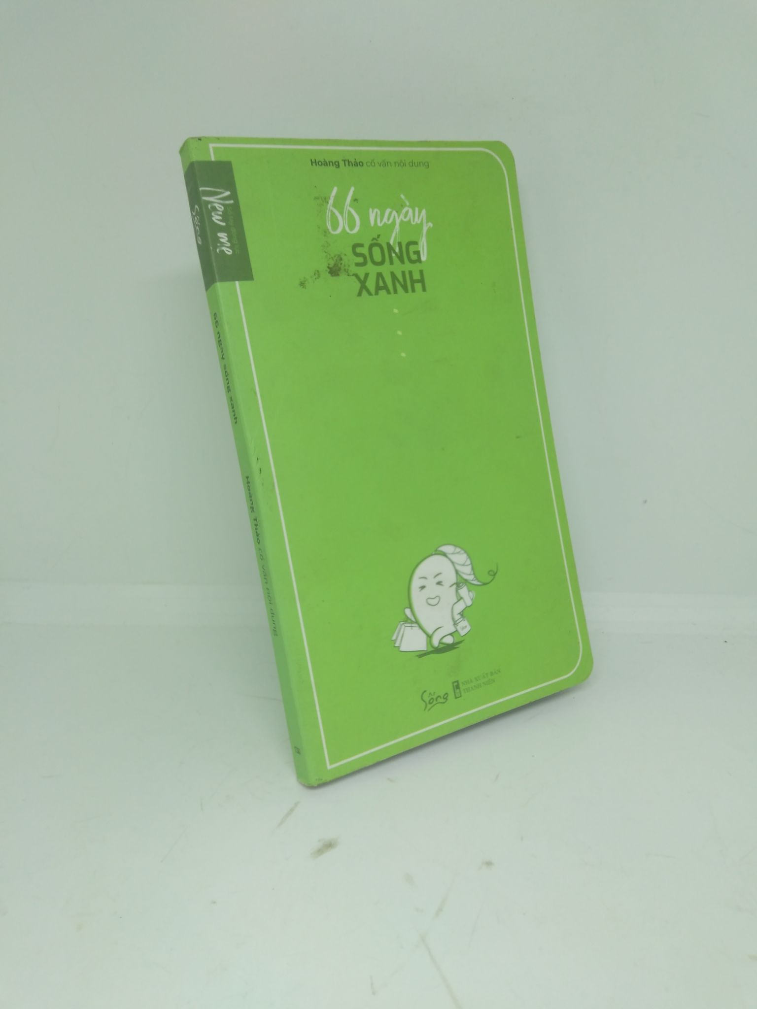 66 ngày sống xanh Hoàng Thảo mới 80% bẩn nhẹ HPB.HCM2711