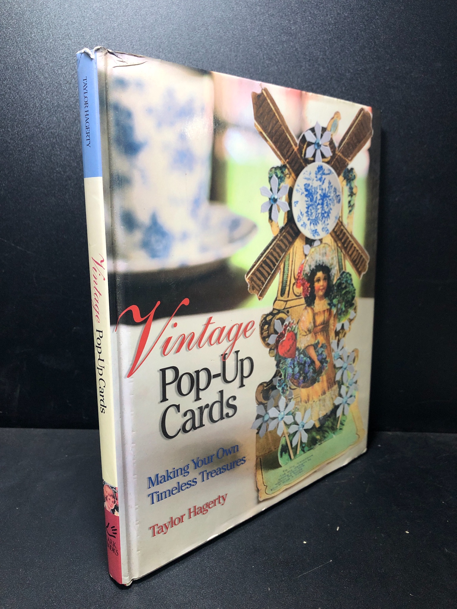 Vintage pop-up cards (bìa cứng) mới 85% bẩn bìa HCM.TDTD1212