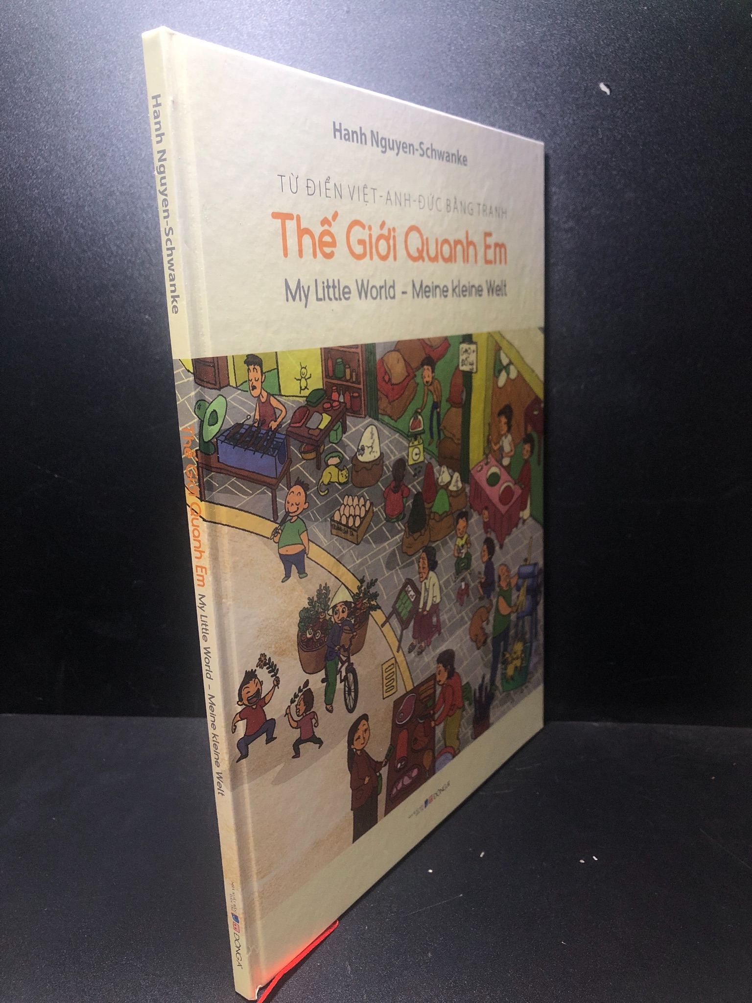 Thế giới quanh em từ điển Việt Anh Đức bằng tranh (bìa cứng) năm 2018 mới 90% HPB.HCM1212