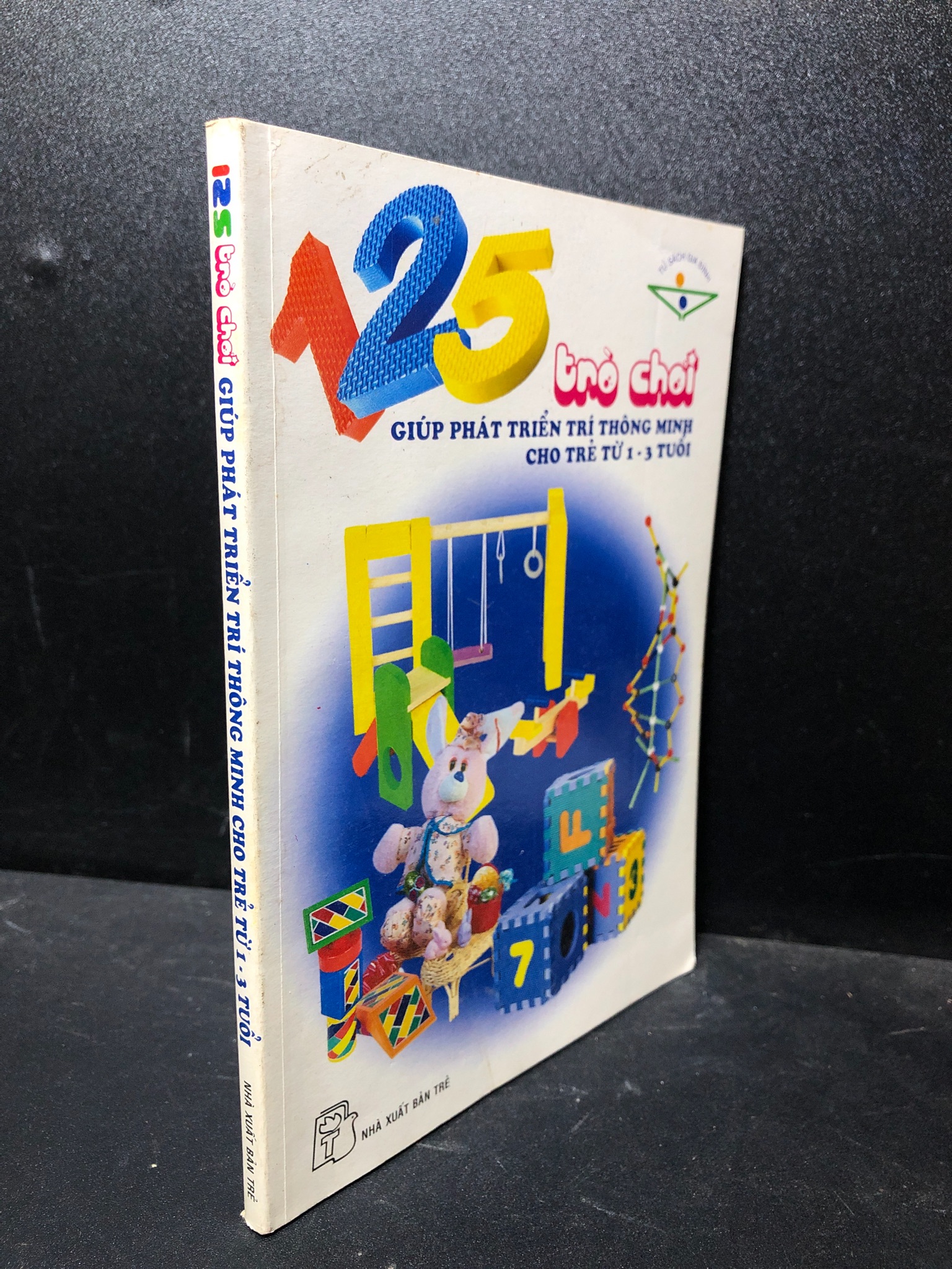 125 trò chơi giúp phát triển trí thông minh cho trẻ từ 1-3 tuổi 2007 mới 85% bẩn nhẹ (kỹ năng) HPB.HCM2912