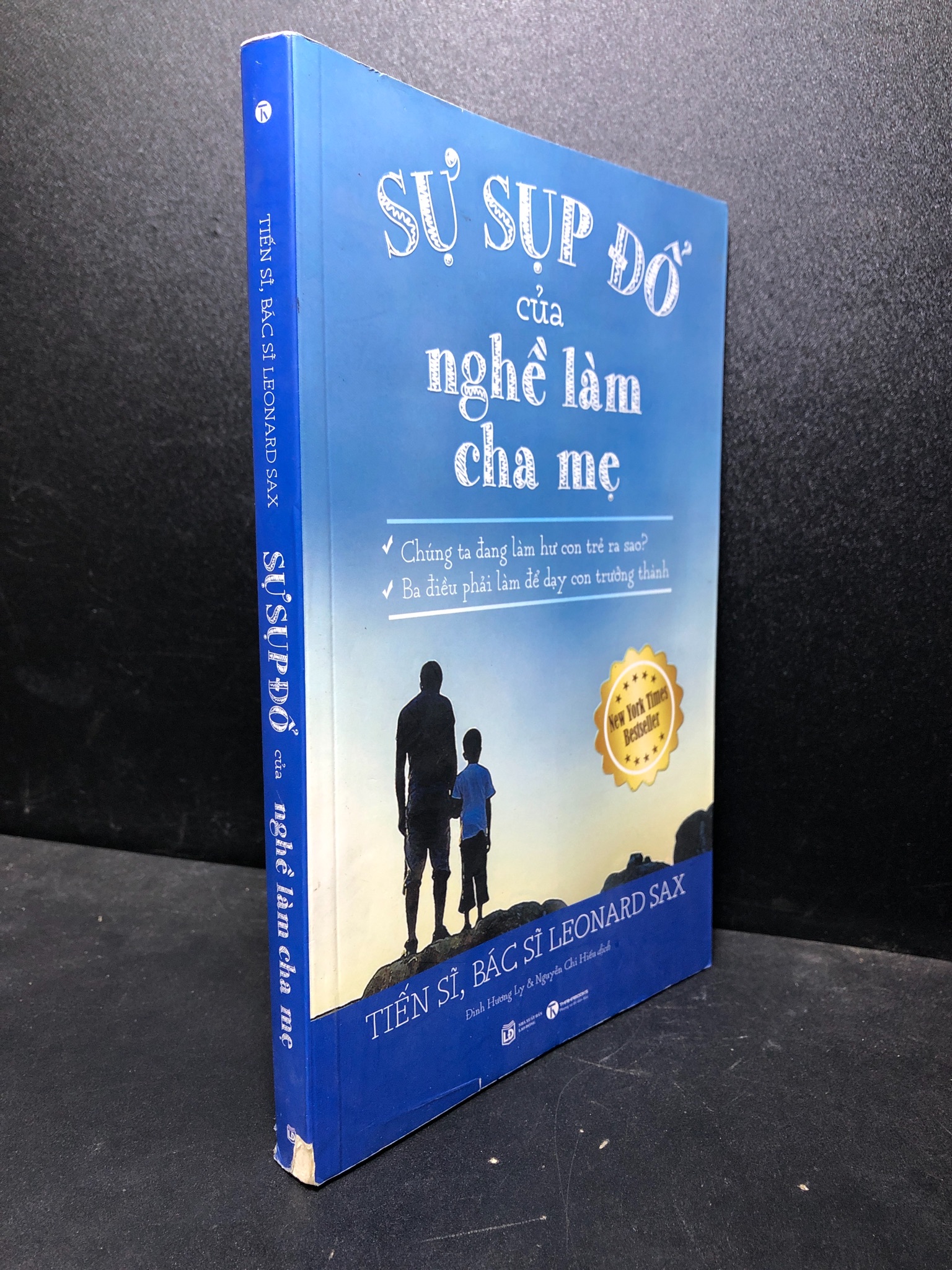 Sự sụp đổ của nghề làm cha mẹ 2019 Ts Leonard sax mới 80% dấu mộc , ố (gia đình , kinh thánh gia đình) HPB.HCM2301